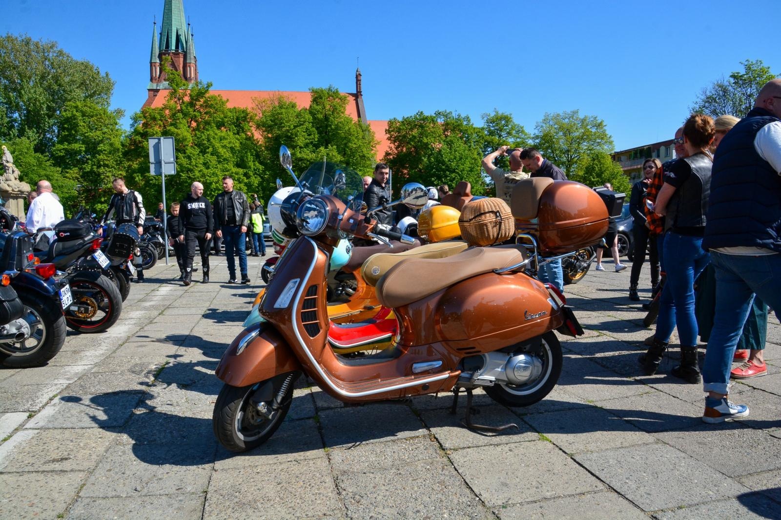 Zdjęcie w galerii na portalu naszraciborz.pl: Motocyklowe rozpoczęcie sezonu w Raciborzu bez parady, ale z tradycją i wspólnotą [FOTO i WIDEO] wiadomości z regionu