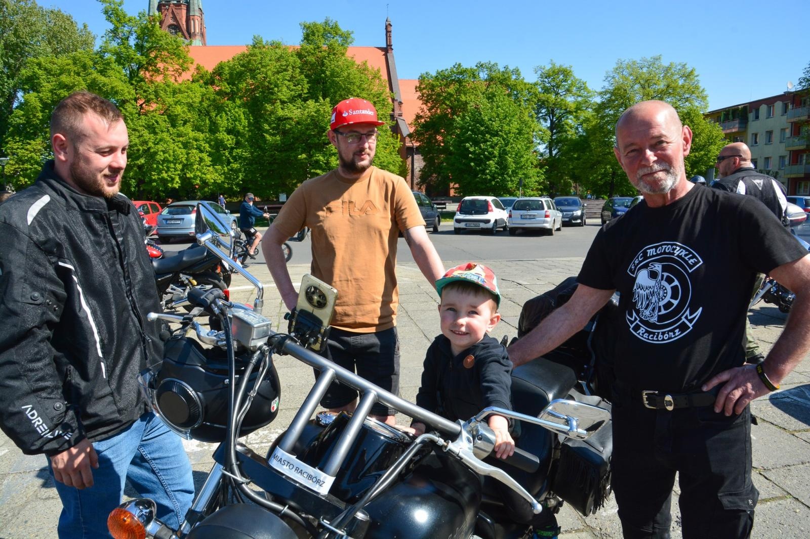 Zdjęcie w galerii na portalu naszraciborz.pl: Motocyklowe rozpoczęcie sezonu w Raciborzu bez parady, ale z tradycją i wspólnotą [FOTO i WIDEO] wiadomości z regionu