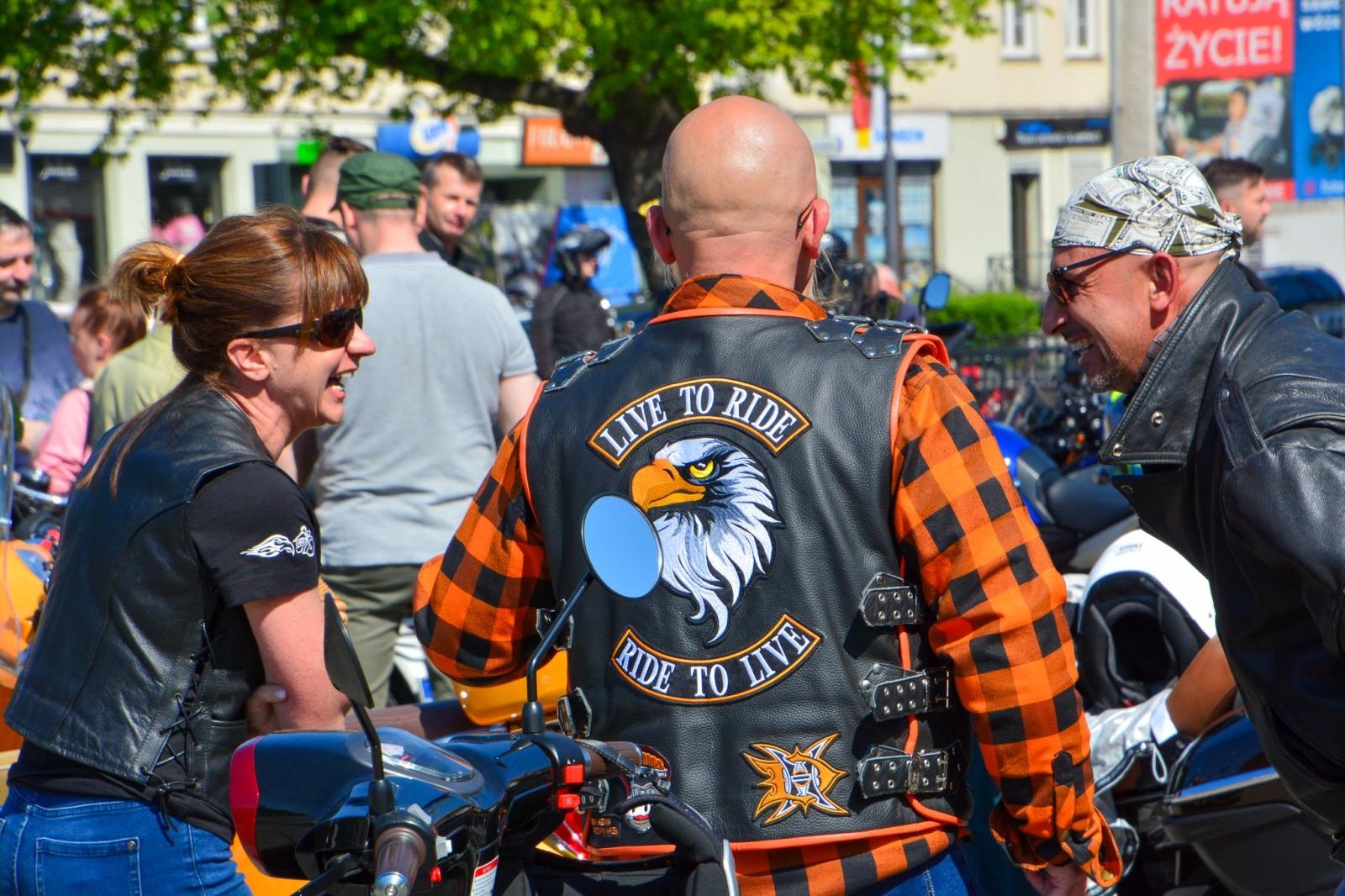 Zdjęcie w galerii na portalu naszraciborz.pl: Motocyklowe rozpoczęcie sezonu w Raciborzu bez parady, ale z tradycją i wspólnotą [FOTO i WIDEO] wiadomości z regionu