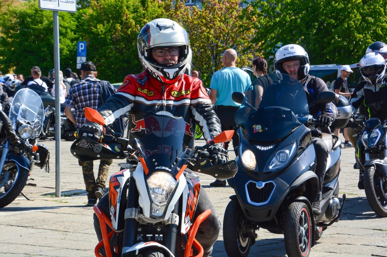 Zdjęcie w galerii na portalu naszraciborz.pl: Motocyklowe rozpoczęcie sezonu w Raciborzu bez parady, ale z tradycją i wspólnotą [FOTO i WIDEO] wiadomości z regionu