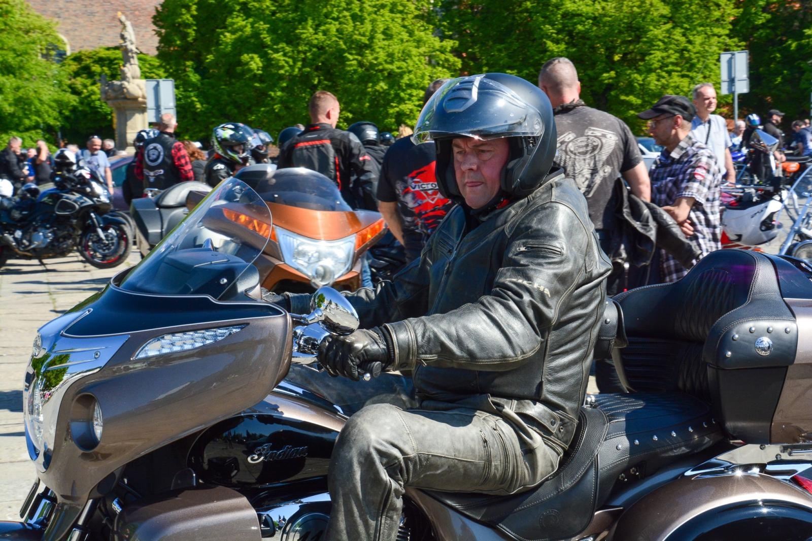 Zdjęcie w galerii na portalu naszraciborz.pl: Motocyklowe rozpoczęcie sezonu w Raciborzu bez parady, ale z tradycją i wspólnotą [FOTO i WIDEO] wiadomości z regionu