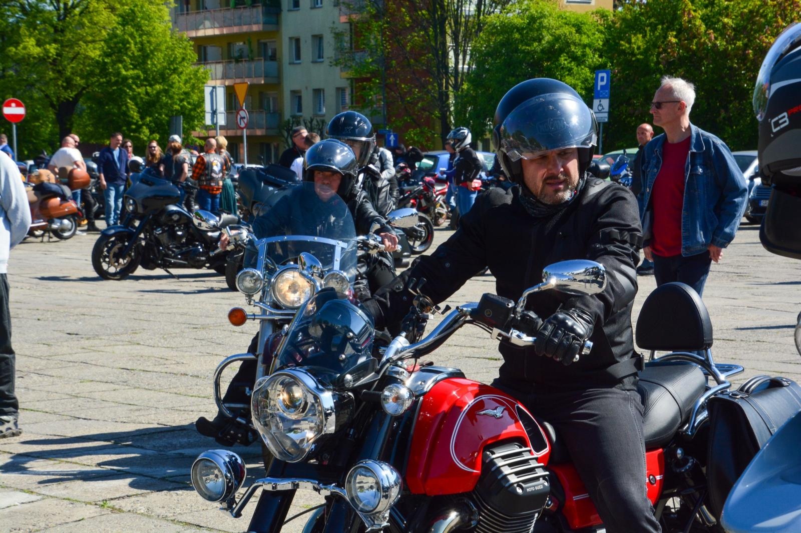 Zdjęcie w galerii na portalu naszraciborz.pl: Motocyklowe rozpoczęcie sezonu w Raciborzu bez parady, ale z tradycją i wspólnotą [FOTO i WIDEO] wiadomości z regionu