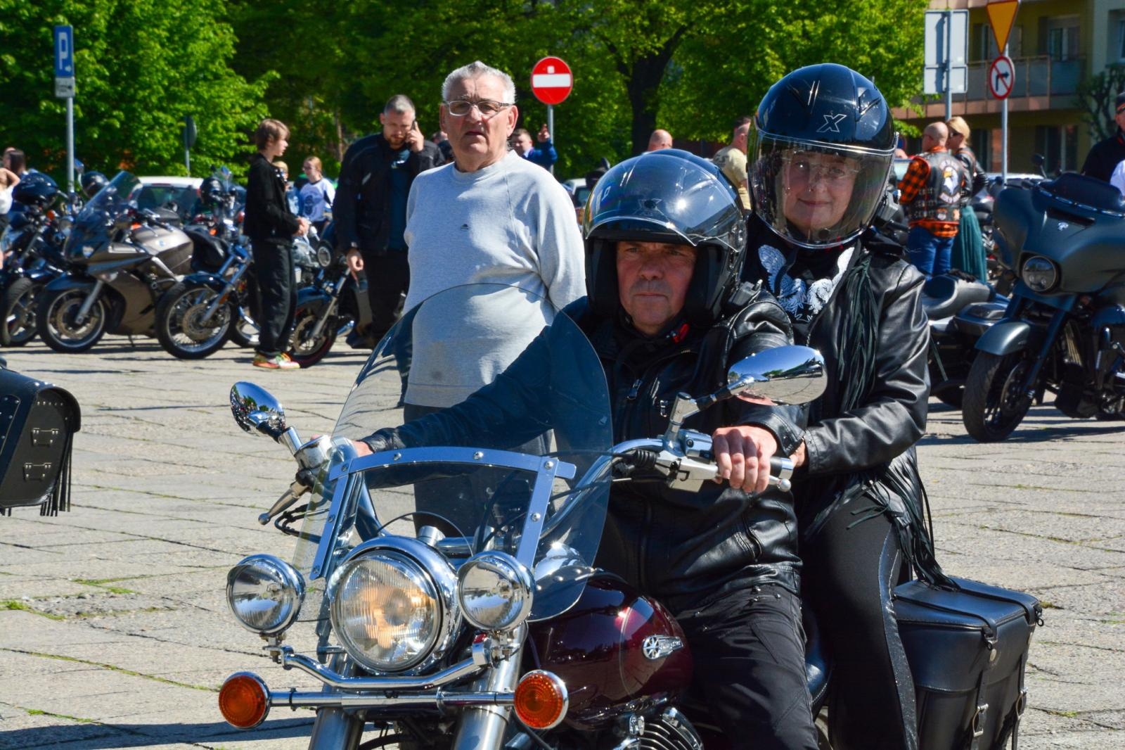 Zdjęcie w galerii na portalu naszraciborz.pl: Motocyklowe rozpoczęcie sezonu w Raciborzu bez parady, ale z tradycją i wspólnotą [FOTO i WIDEO] wiadomości z regionu