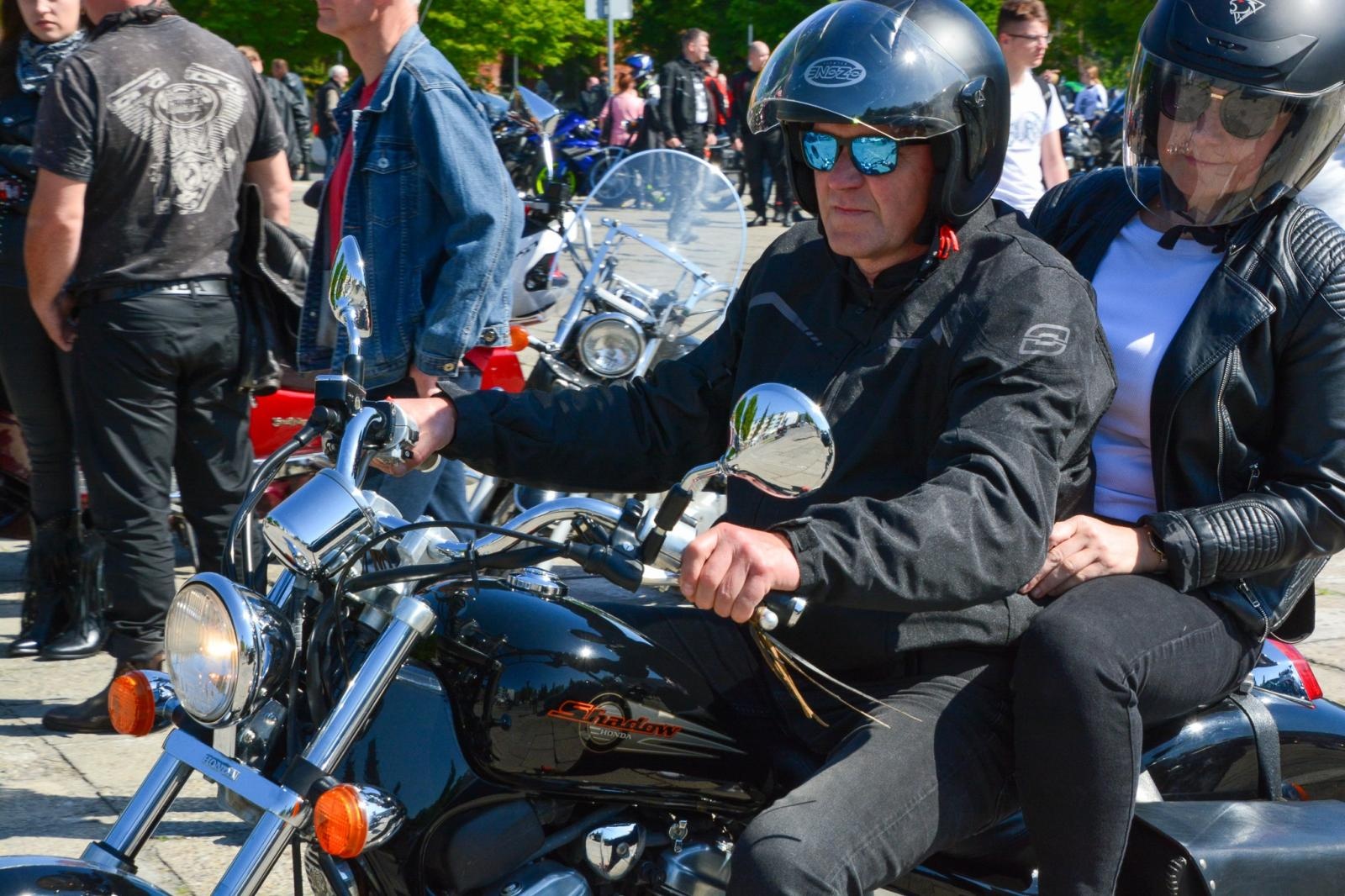 Zdjęcie w galerii na portalu naszraciborz.pl: Motocyklowe rozpoczęcie sezonu w Raciborzu bez parady, ale z tradycją i wspólnotą [FOTO i WIDEO] wiadomości z regionu