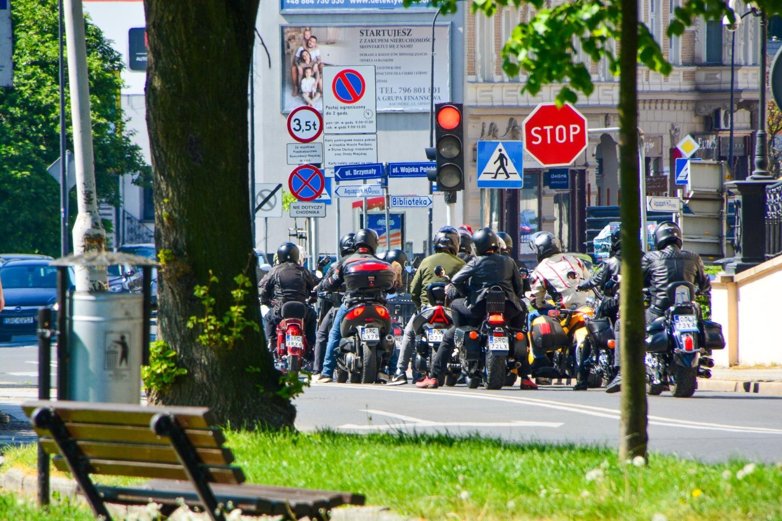 Zdjęcie w galerii na portalu naszraciborz.pl: Motocyklowe rozpoczęcie sezonu w Raciborzu bez parady, ale z tradycją i wspólnotą [FOTO i WIDEO] wiadomości z regionu