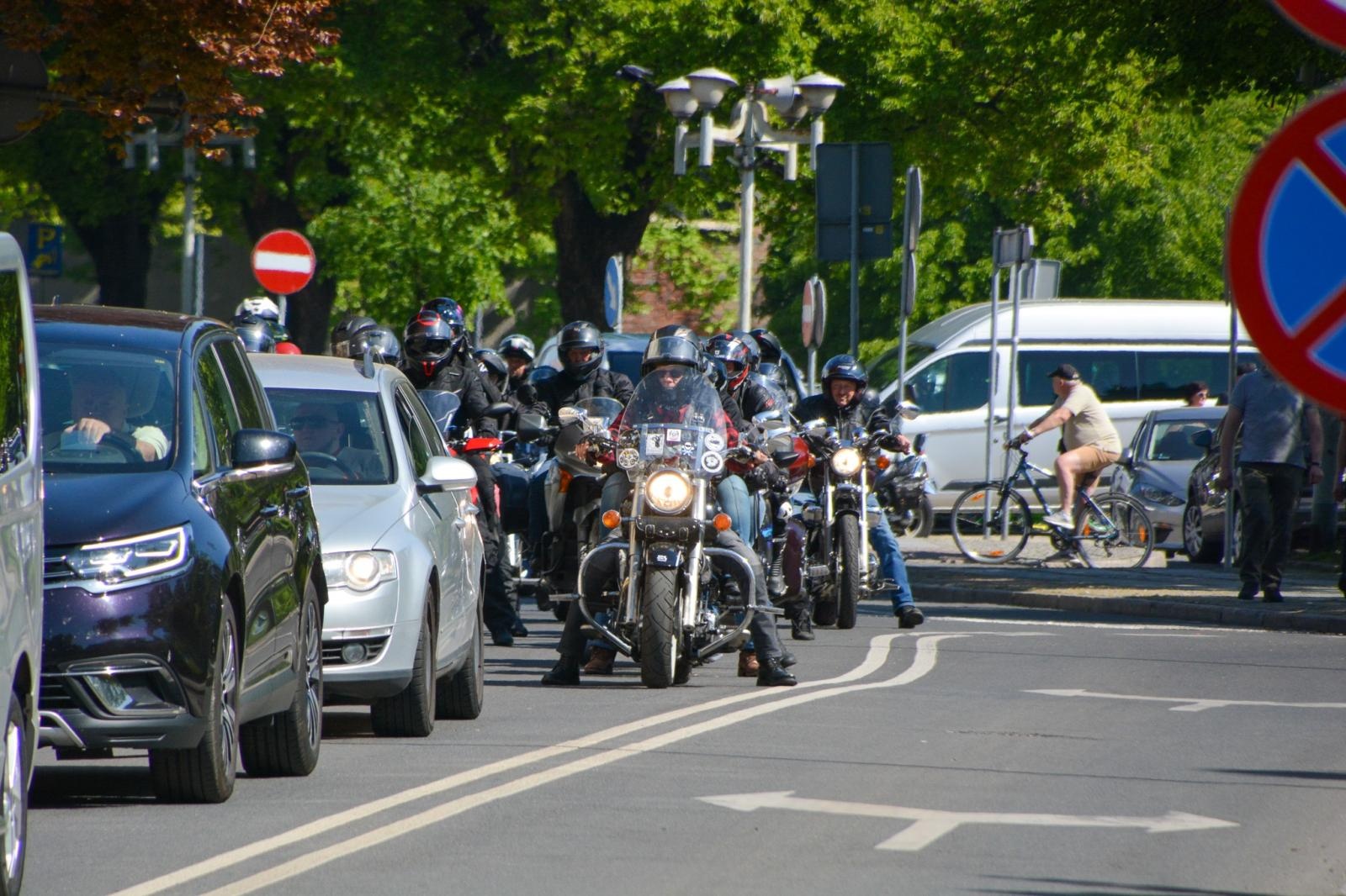 Zdjęcie w galerii na portalu naszraciborz.pl: Motocyklowe rozpoczęcie sezonu w Raciborzu bez parady, ale z tradycją i wspólnotą [FOTO i WIDEO] wiadomości z regionu