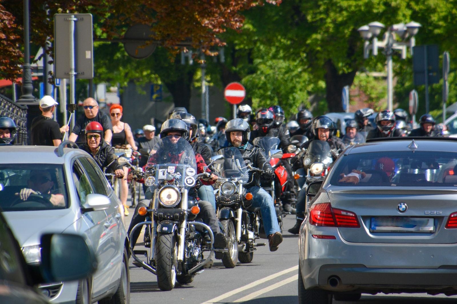 Zdjęcie w galerii na portalu naszraciborz.pl: Motocyklowe rozpoczęcie sezonu w Raciborzu bez parady, ale z tradycją i wspólnotą [FOTO i WIDEO] wiadomości z regionu