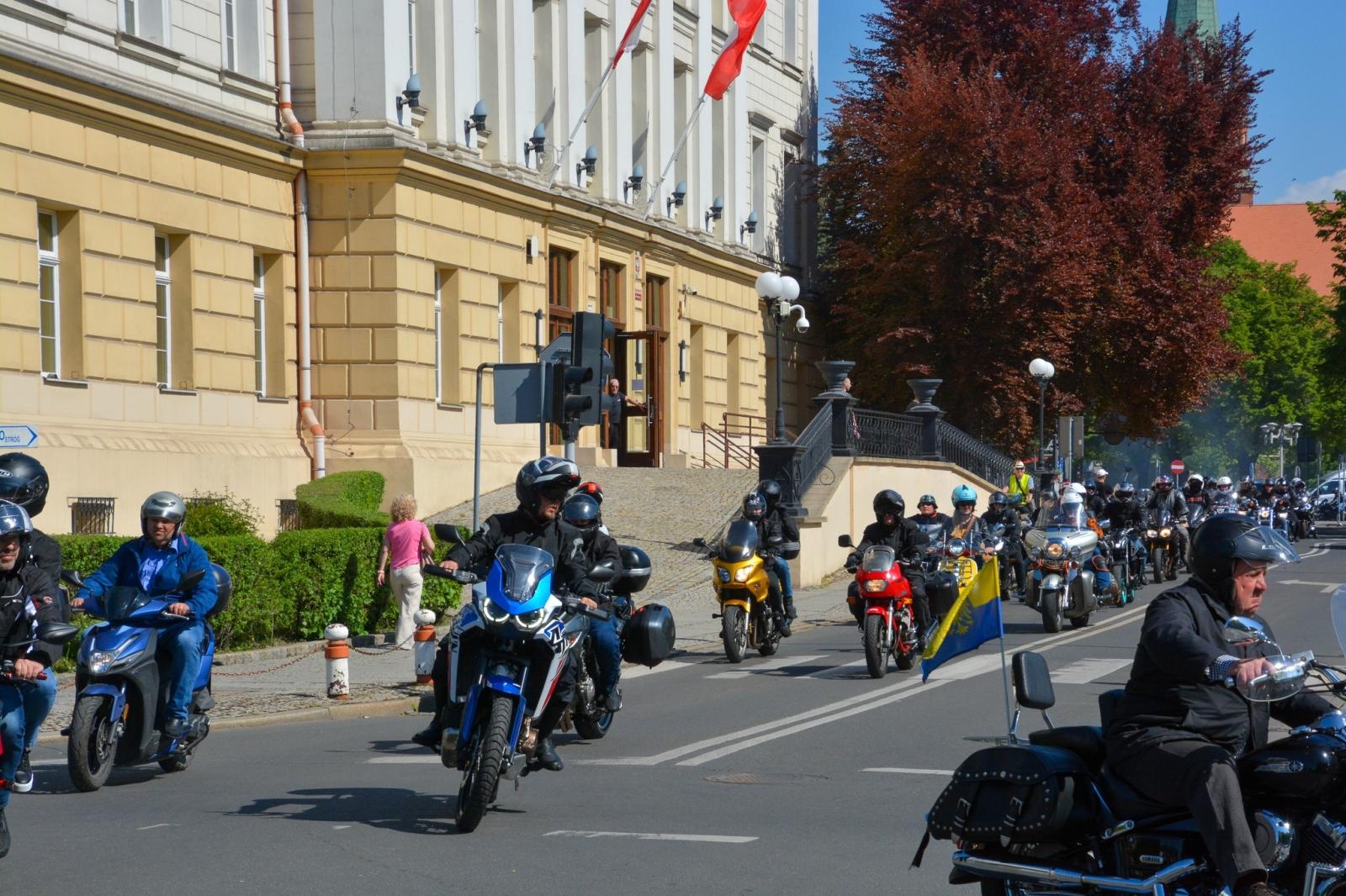 Zdjęcie w galerii na portalu naszraciborz.pl: Motocyklowe rozpoczęcie sezonu w Raciborzu bez parady, ale z tradycją i wspólnotą [FOTO i WIDEO] wiadomości z regionu