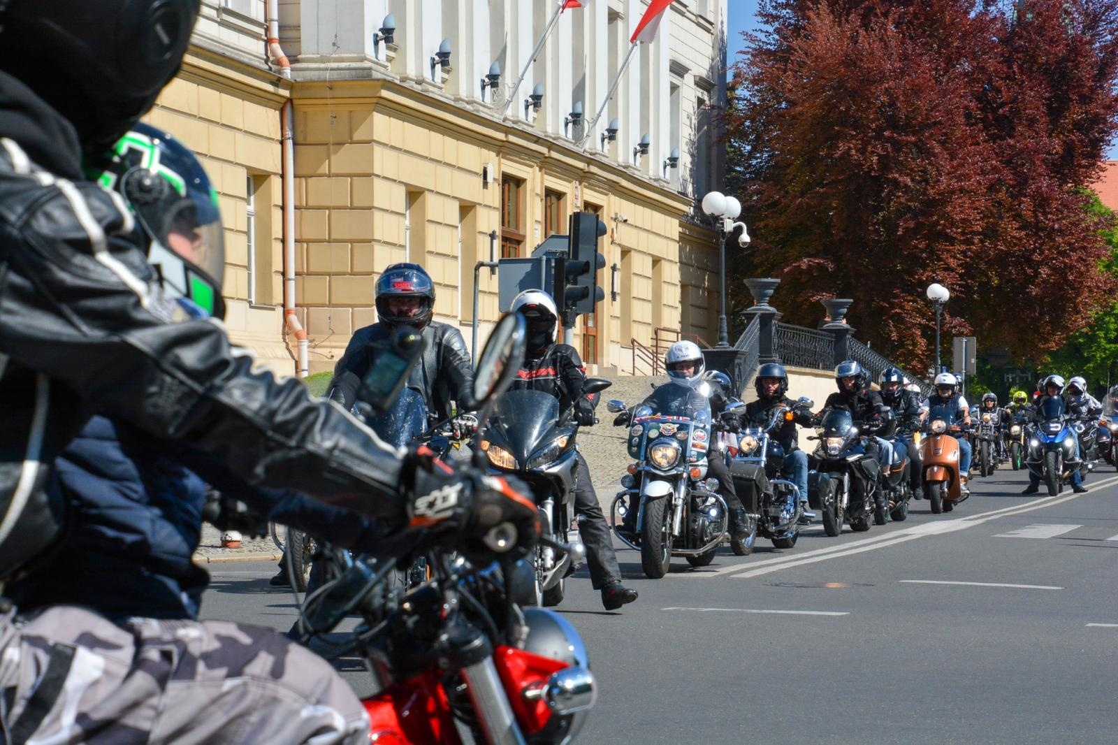 Zdjęcie w galerii na portalu naszraciborz.pl: Motocyklowe rozpoczęcie sezonu w Raciborzu bez parady, ale z tradycją i wspólnotą [FOTO i WIDEO] wiadomości z regionu
