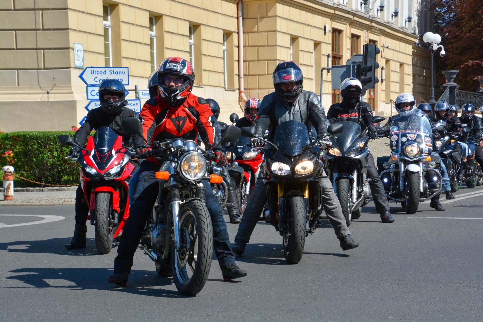 Zdjęcie w galerii na portalu naszraciborz.pl: Motocyklowe rozpoczęcie sezonu w Raciborzu bez parady, ale z tradycją i wspólnotą [FOTO i WIDEO] wiadomości z regionu