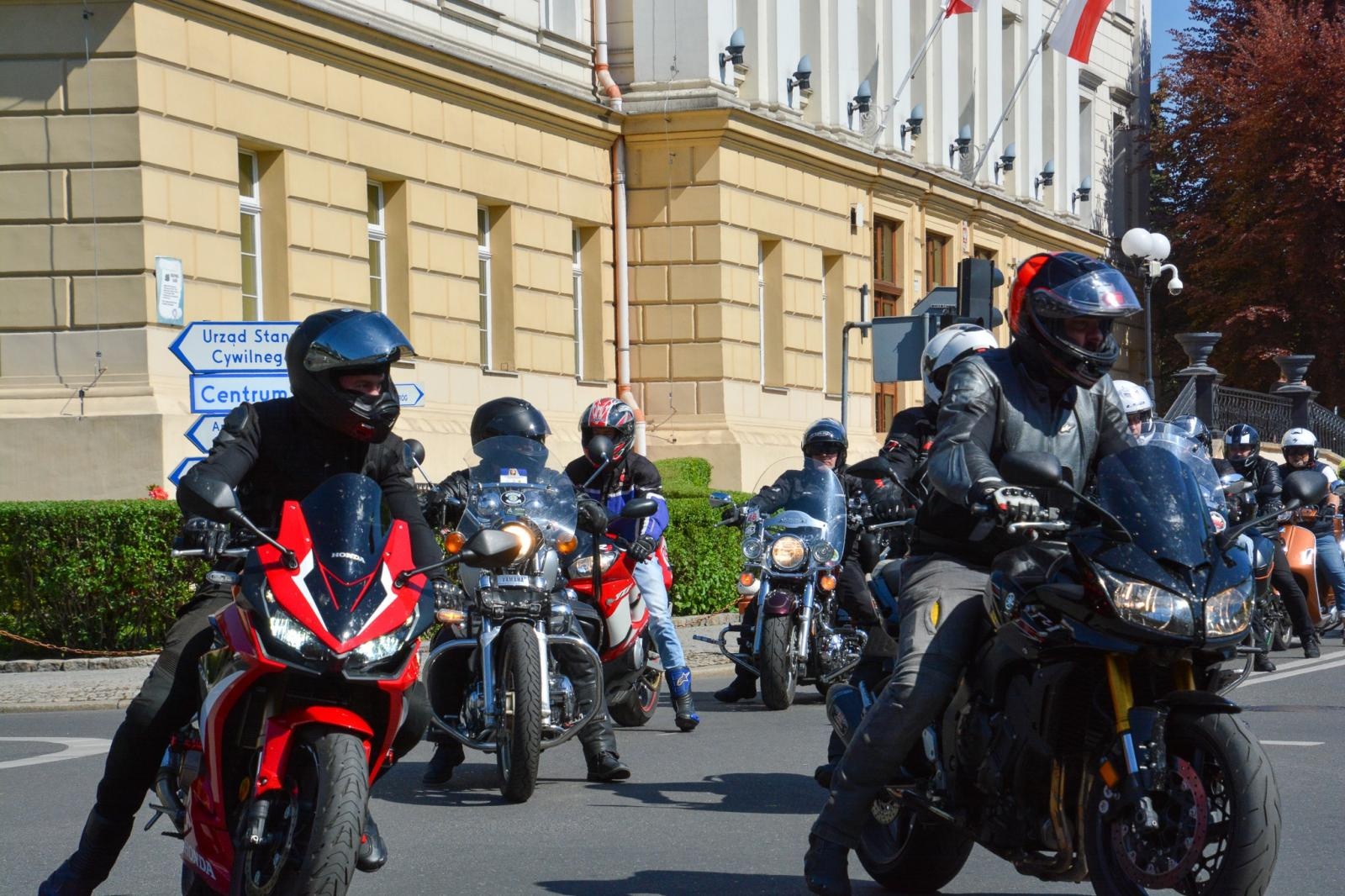 Zdjęcie w galerii na portalu naszraciborz.pl: Motocyklowe rozpoczęcie sezonu w Raciborzu bez parady, ale z tradycją i wspólnotą [FOTO i WIDEO] wiadomości z regionu