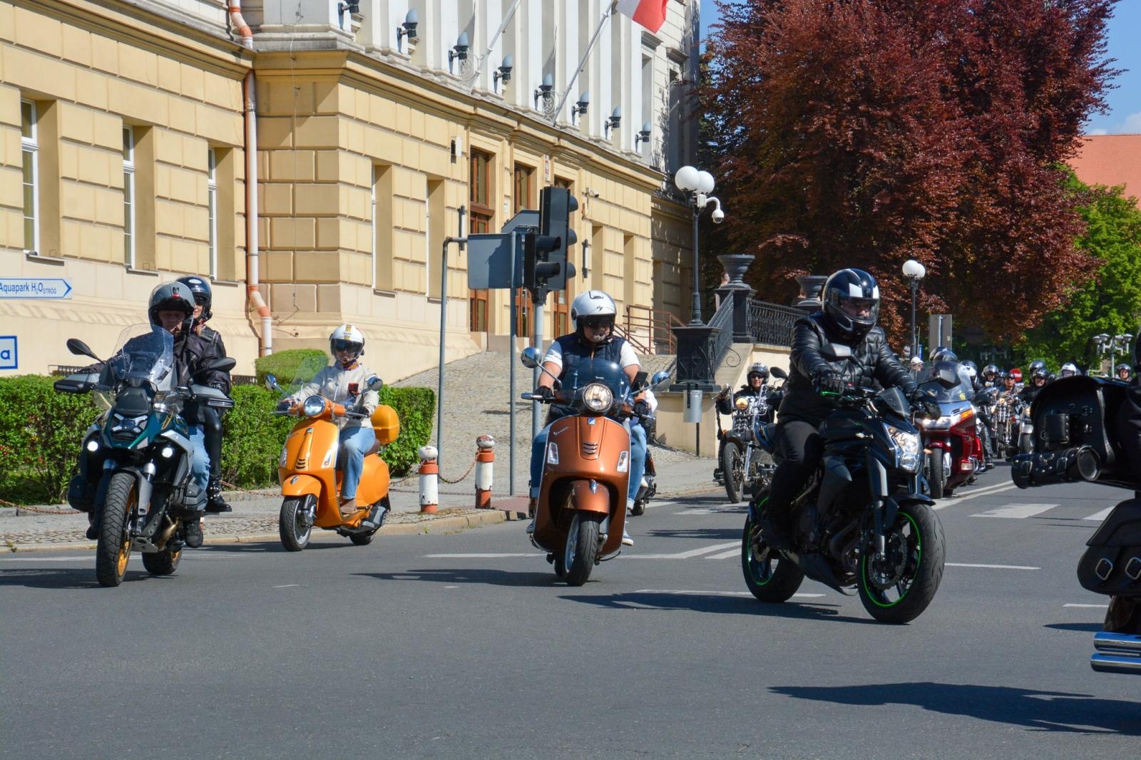 Zdjęcie w galerii na portalu naszraciborz.pl: Motocyklowe rozpoczęcie sezonu w Raciborzu bez parady, ale z tradycją i wspólnotą [FOTO i WIDEO] wiadomości z regionu