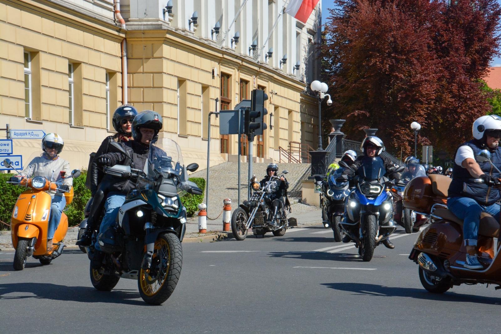 Zdjęcie w galerii na portalu naszraciborz.pl: Motocyklowe rozpoczęcie sezonu w Raciborzu bez parady, ale z tradycją i wspólnotą [FOTO i WIDEO] wiadomości z regionu