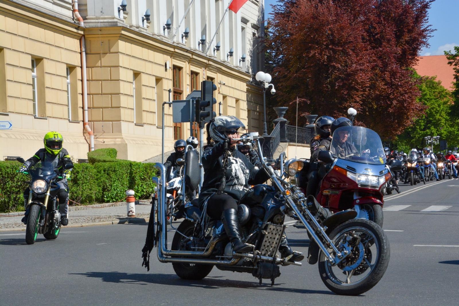 Zdjęcie w galerii na portalu naszraciborz.pl: Motocyklowe rozpoczęcie sezonu w Raciborzu bez parady, ale z tradycją i wspólnotą [FOTO i WIDEO] wiadomości z regionu
