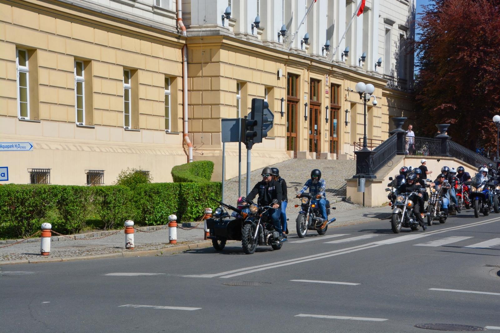 Zdjęcie w galerii na portalu naszraciborz.pl: Motocyklowe rozpoczęcie sezonu w Raciborzu bez parady, ale z tradycją i wspólnotą [FOTO i WIDEO] wiadomości z regionu
