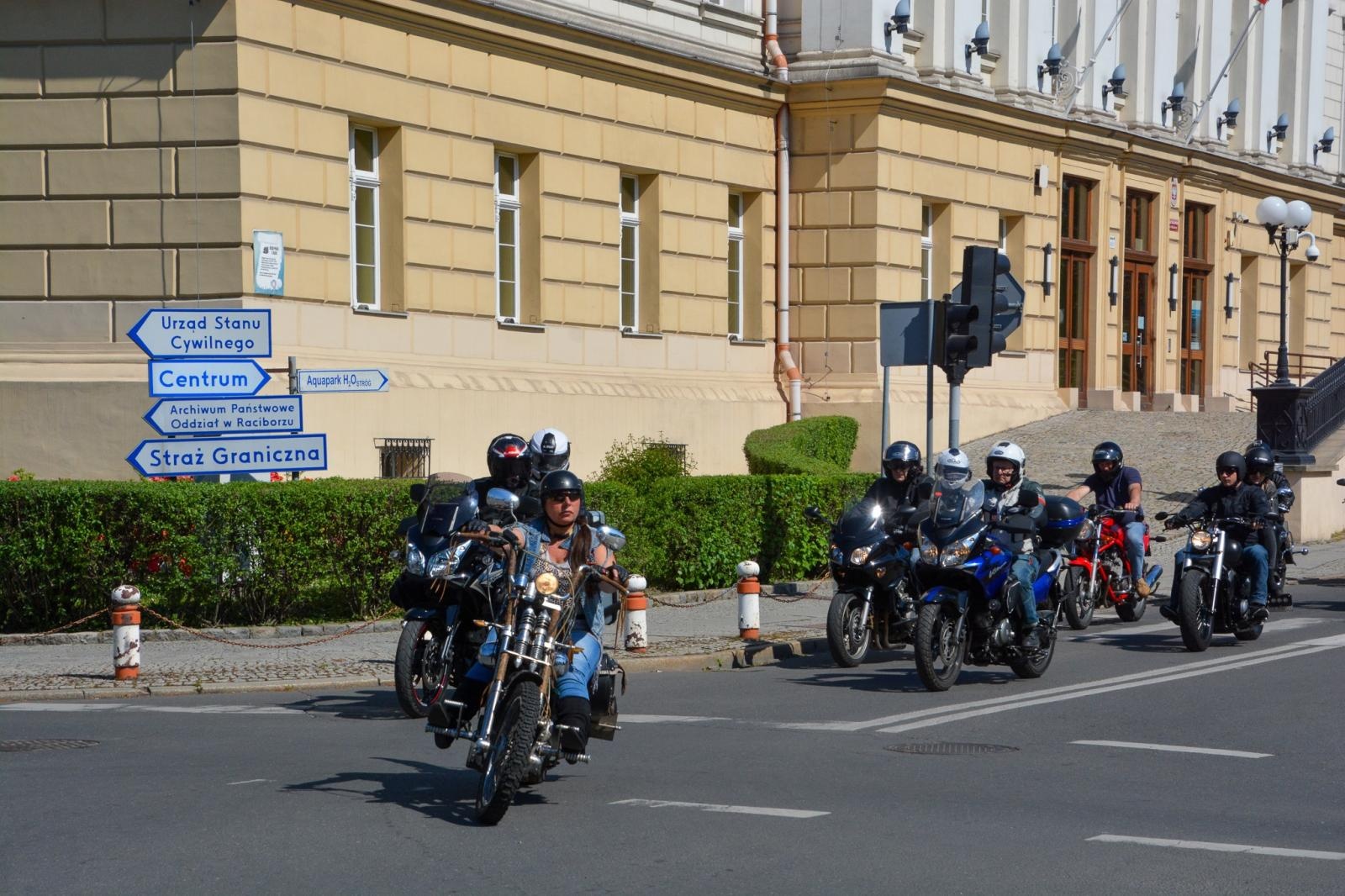 Zdjęcie w galerii na portalu naszraciborz.pl: Motocyklowe rozpoczęcie sezonu w Raciborzu bez parady, ale z tradycją i wspólnotą [FOTO i WIDEO] wiadomości z regionu