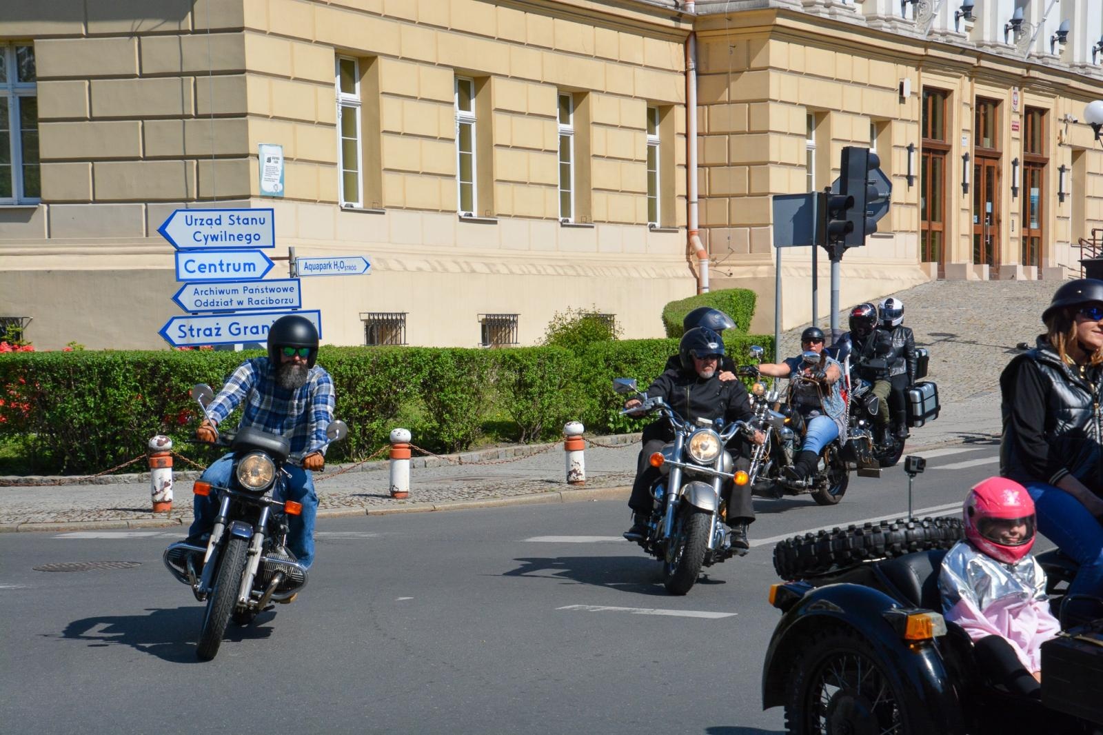 Zdjęcie w galerii na portalu naszraciborz.pl: Motocyklowe rozpoczęcie sezonu w Raciborzu bez parady, ale z tradycją i wspólnotą [FOTO i WIDEO] wiadomości z regionu