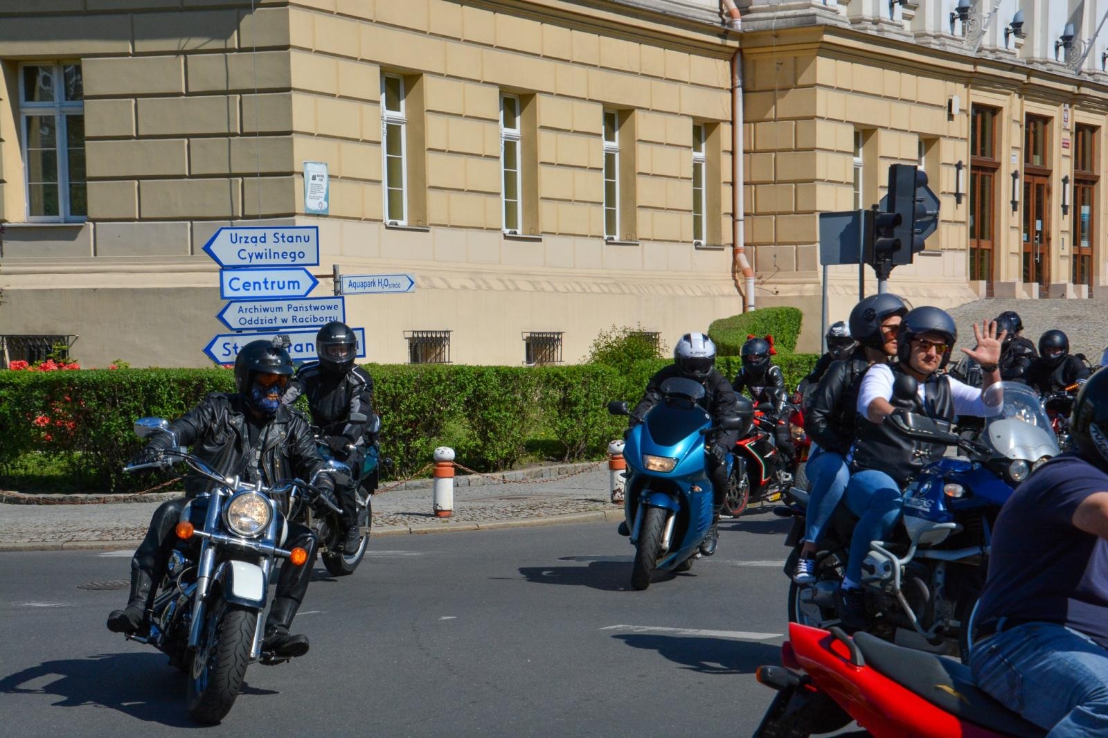 Zdjęcie w galerii na portalu naszraciborz.pl: Motocyklowe rozpoczęcie sezonu w Raciborzu bez parady, ale z tradycją i wspólnotą [FOTO i WIDEO] wiadomości z regionu