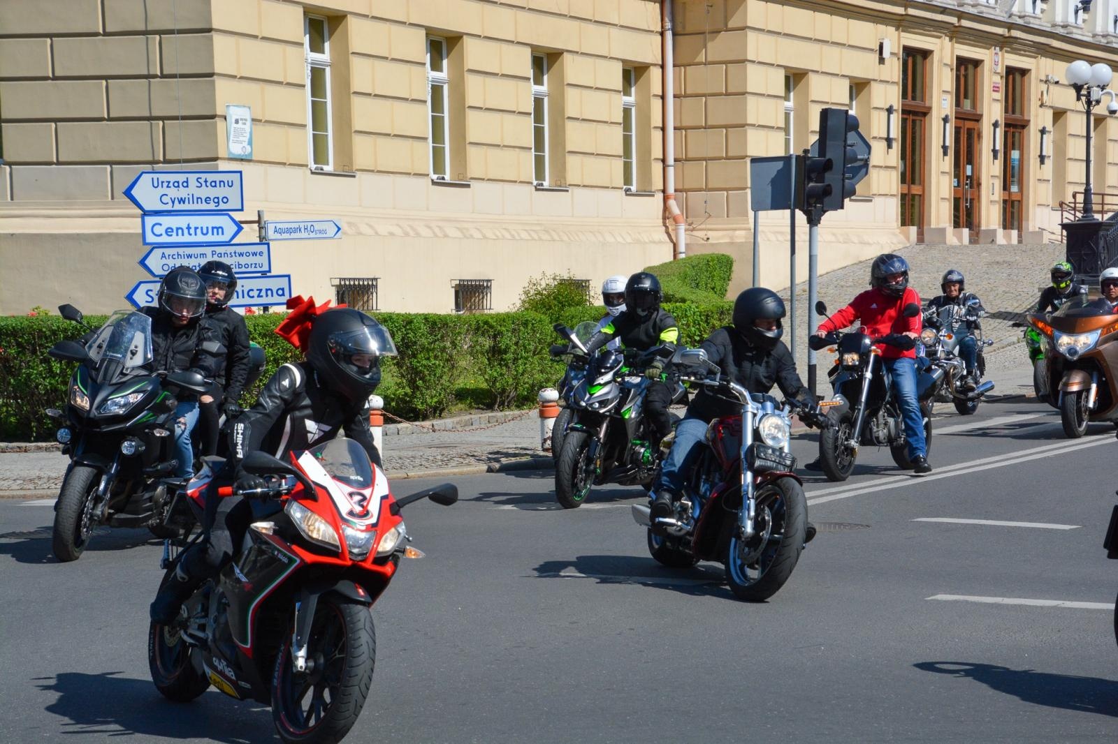 Zdjęcie w galerii na portalu naszraciborz.pl: Motocyklowe rozpoczęcie sezonu w Raciborzu bez parady, ale z tradycją i wspólnotą [FOTO i WIDEO] wiadomości z regionu