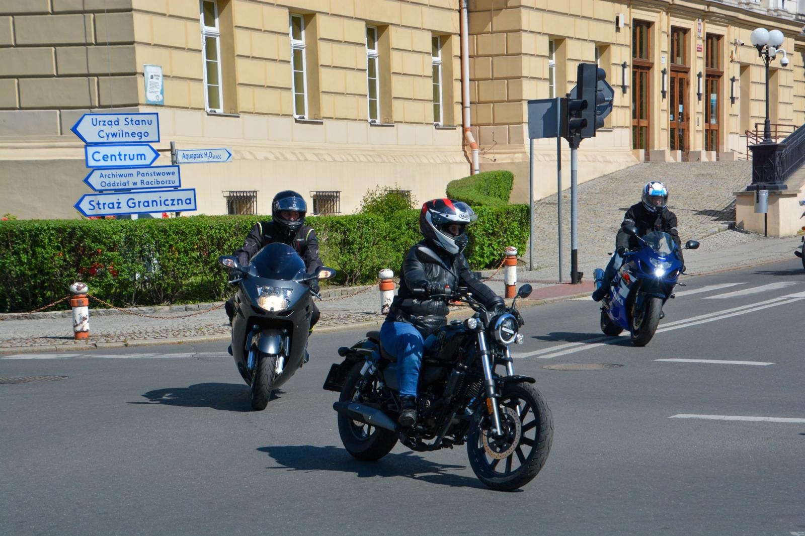 Zdjęcie w galerii na portalu naszraciborz.pl: Motocyklowe rozpoczęcie sezonu w Raciborzu bez parady, ale z tradycją i wspólnotą [FOTO i WIDEO] wiadomości z regionu
