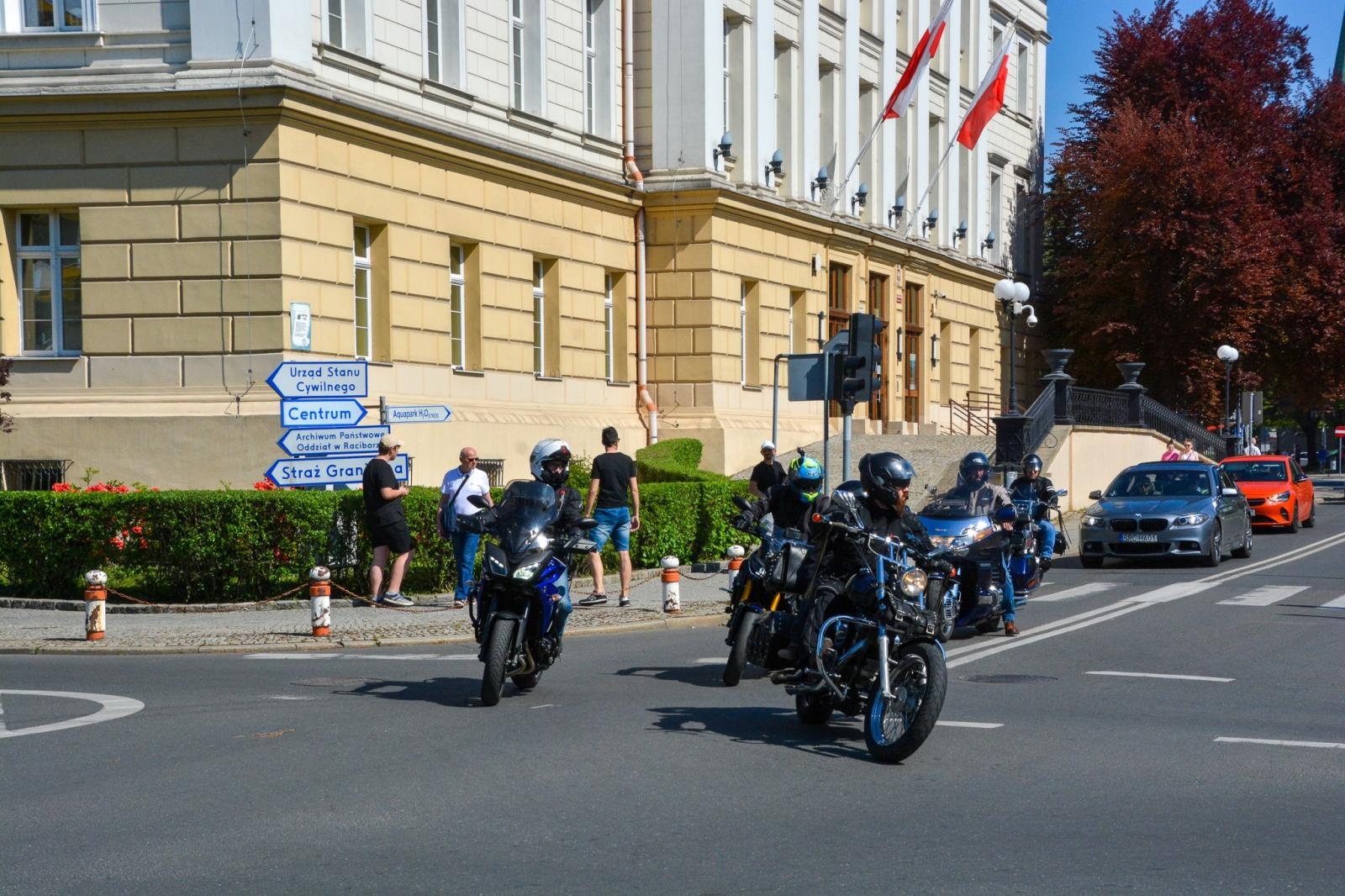 Zdjęcie w galerii na portalu naszraciborz.pl: Motocyklowe rozpoczęcie sezonu w Raciborzu bez parady, ale z tradycją i wspólnotą [FOTO i WIDEO] wiadomości z regionu