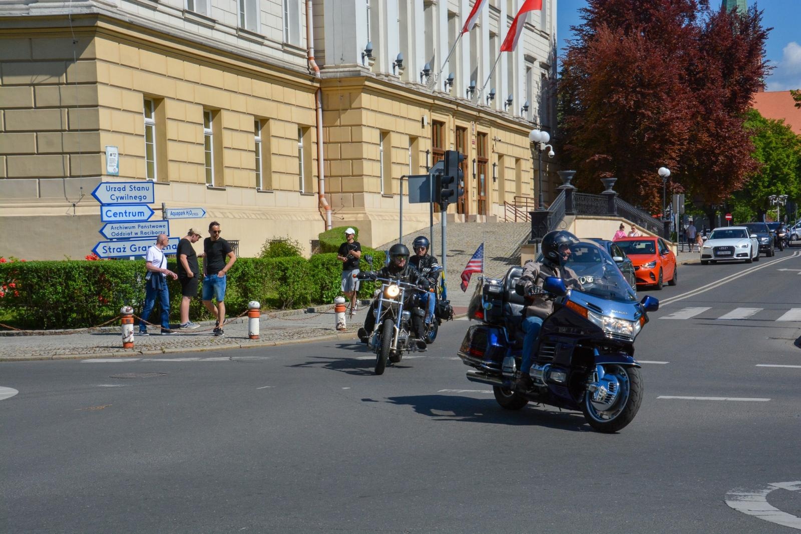Zdjęcie w galerii na portalu naszraciborz.pl: Motocyklowe rozpoczęcie sezonu w Raciborzu bez parady, ale z tradycją i wspólnotą [FOTO i WIDEO] wiadomości z regionu