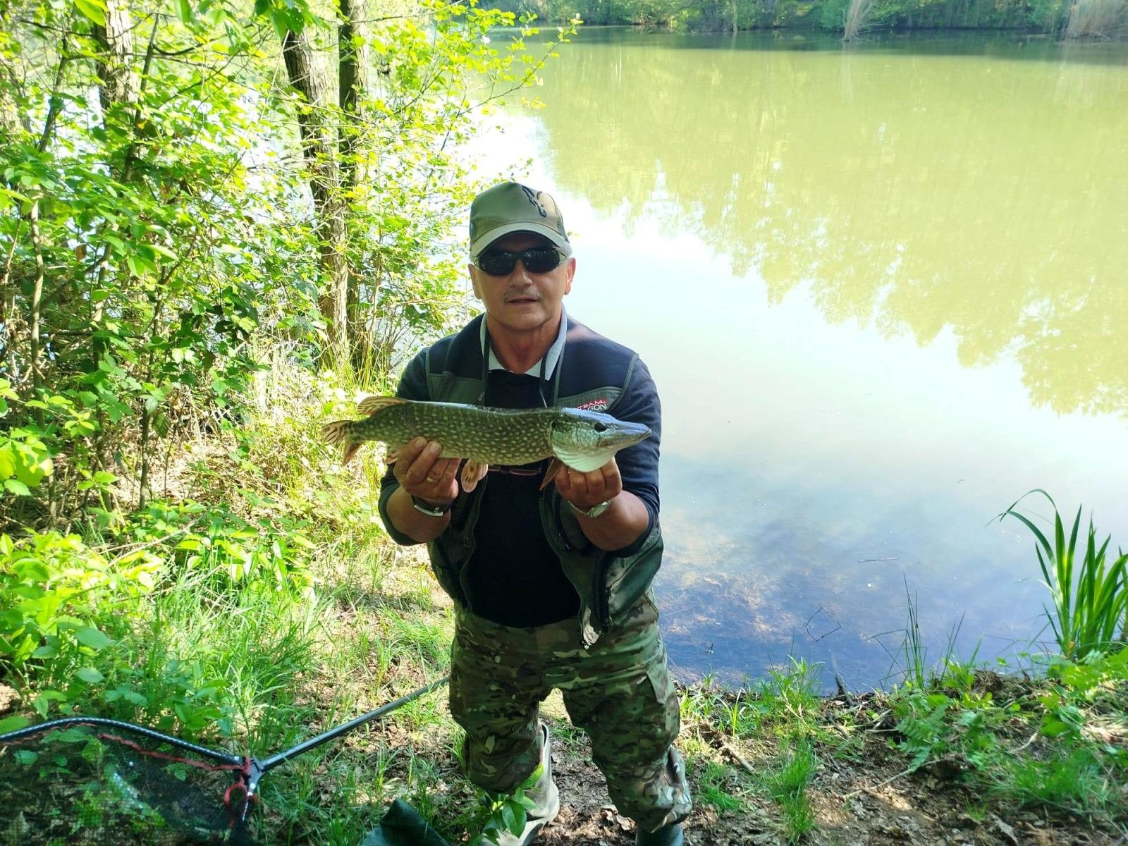 Zdjęcie w galerii na portalu naszraciborz.pl: Z wędkarską pasją o Puchar Prezesa – rozstrzygnięto IX Wiosenne Zawody Spinningowe na Babiczoku wiadomości z regionu