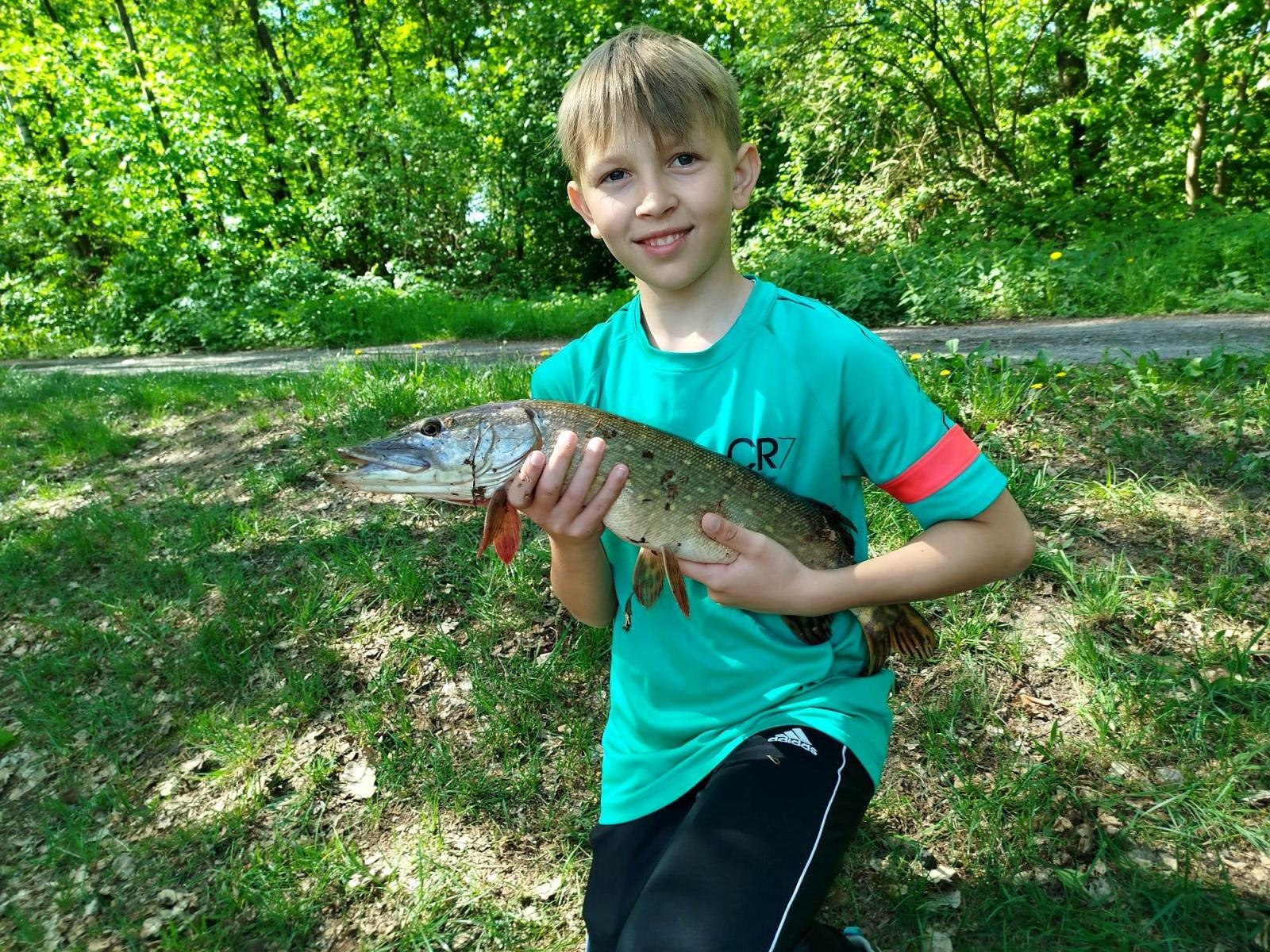 Zdjęcie w galerii na portalu naszraciborz.pl: Z wędkarską pasją o Puchar Prezesa – rozstrzygnięto IX Wiosenne Zawody Spinningowe na Babiczoku wiadomości z regionu