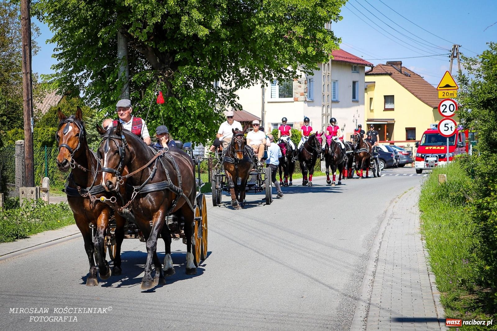 Zdjęcie w galerii na portalu naszraciborz.pl: Konna majówka wróciła do Kornic po sześciu latach. Były emocje i rywalizacja [FOTO i WIDEO] wiadomości z regionu