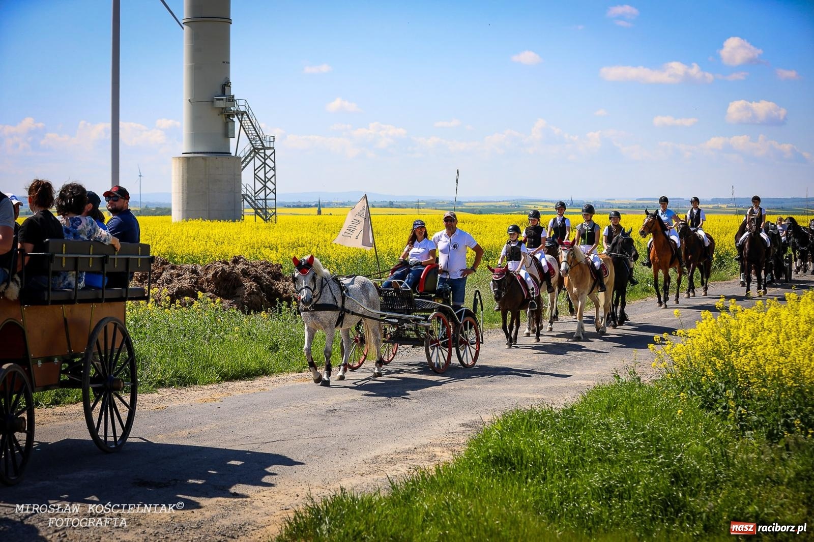 Zdjęcie w galerii na portalu naszraciborz.pl: Konna majówka wróciła do Kornic po sześciu latach. Były emocje i rywalizacja [FOTO i WIDEO] wiadomości z regionu