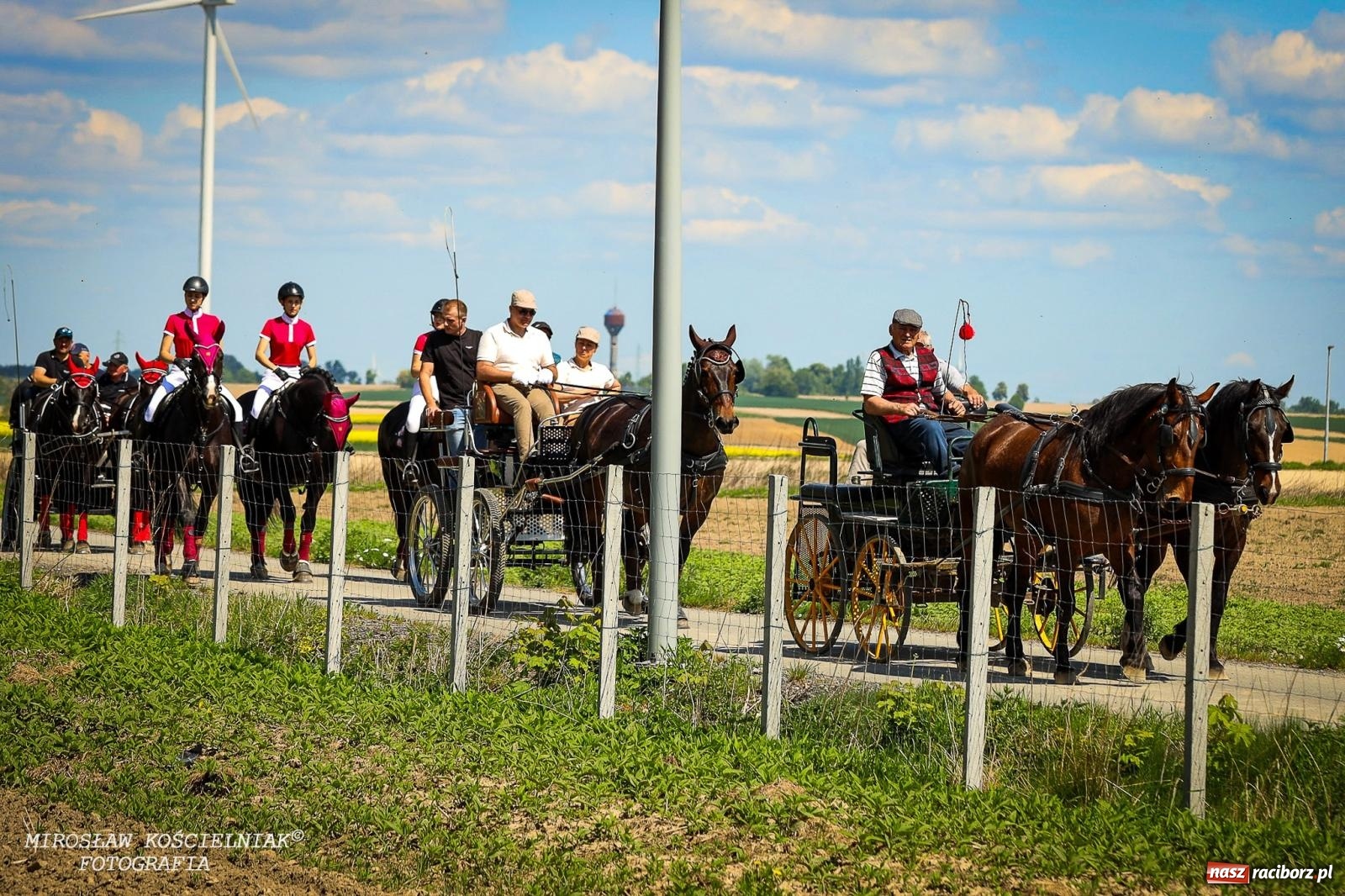 Zdjęcie w galerii na portalu naszraciborz.pl: Konna majówka wróciła do Kornic po sześciu latach. Były emocje i rywalizacja [FOTO i WIDEO] wiadomości z regionu