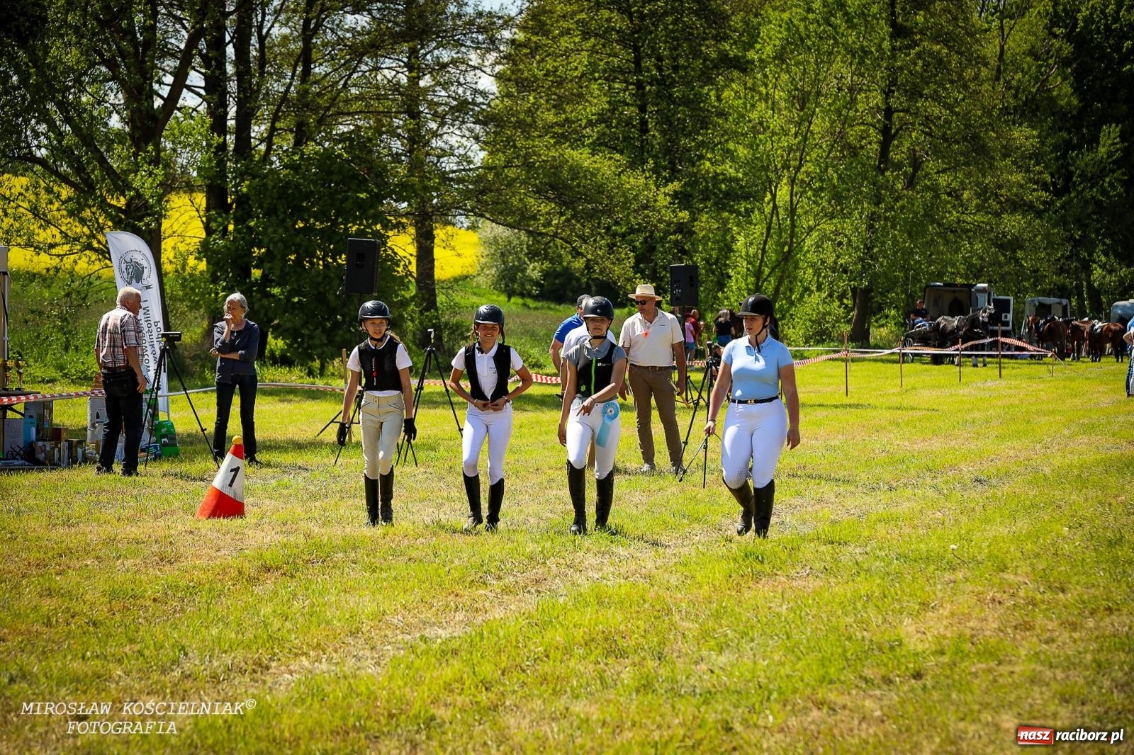 Zdjęcie w galerii na portalu naszraciborz.pl: Konna majówka wróciła do Kornic po sześciu latach. Były emocje i rywalizacja [FOTO i WIDEO] wiadomości z regionu
