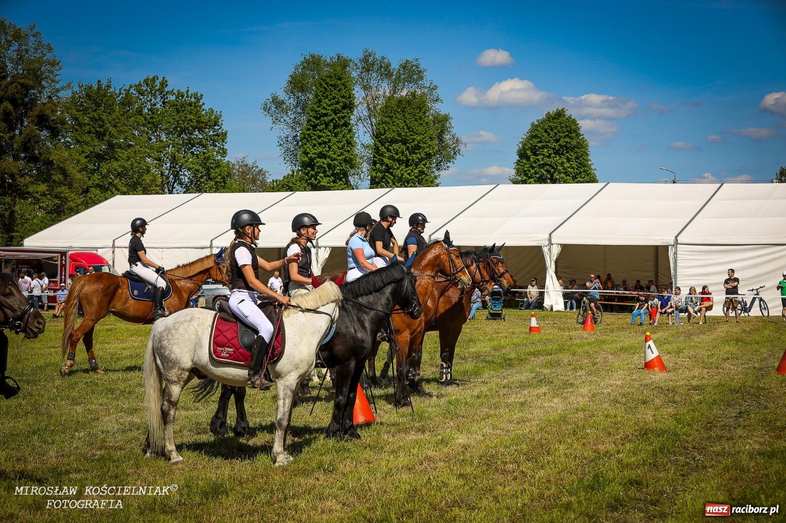 Zdjęcie w galerii na portalu naszraciborz.pl: Konna majówka wróciła do Kornic po sześciu latach. Były emocje i rywalizacja [FOTO i WIDEO] wiadomości z regionu