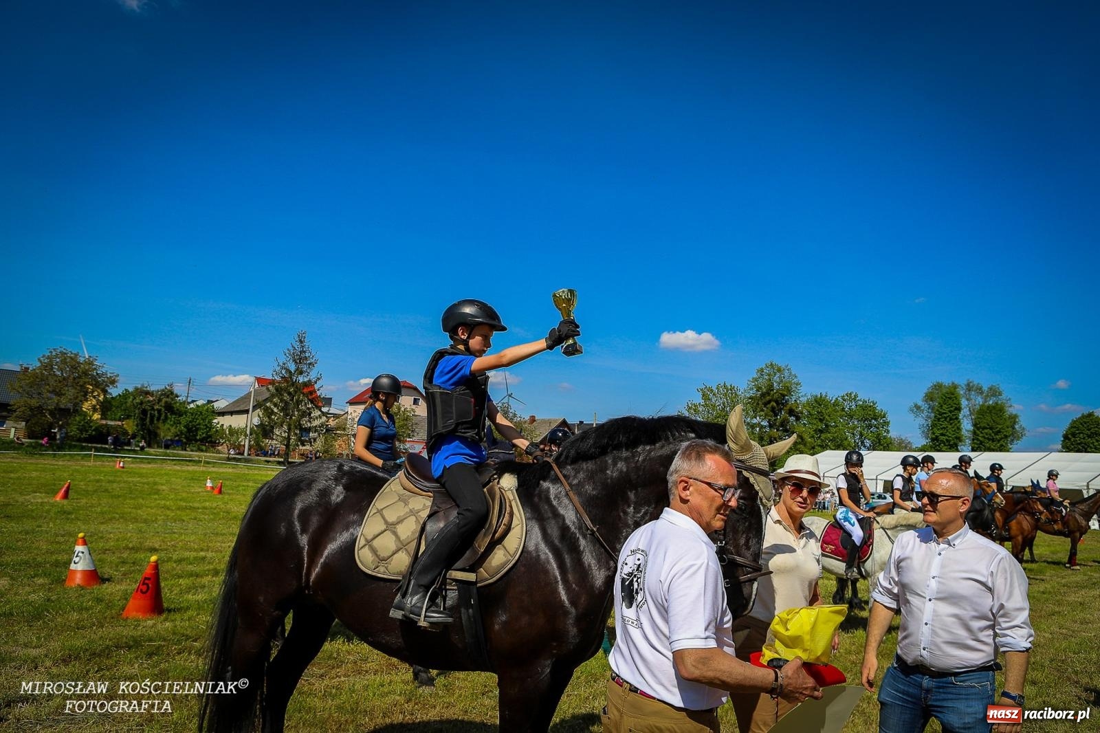 Zdjęcie w galerii na portalu naszraciborz.pl: Konna majówka wróciła do Kornic po sześciu latach. Były emocje i rywalizacja [FOTO i WIDEO] wiadomości z regionu
