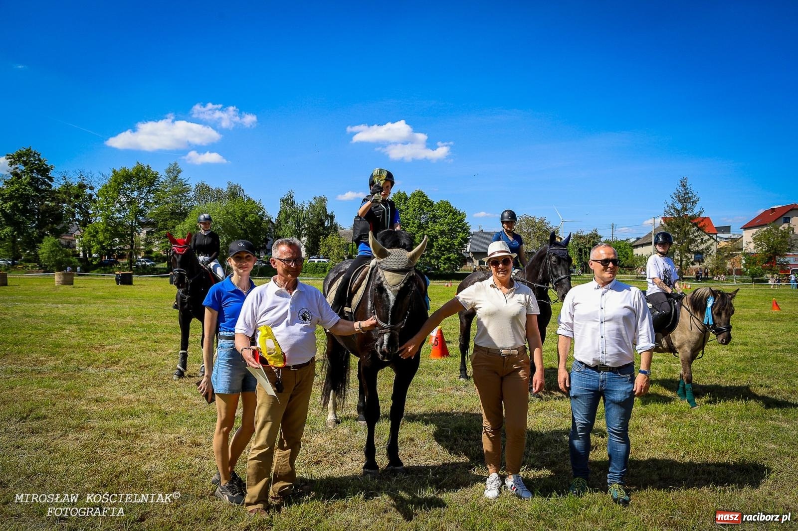 Zdjęcie w galerii na portalu naszraciborz.pl: Konna majówka wróciła do Kornic po sześciu latach. Były emocje i rywalizacja [FOTO i WIDEO] wiadomości z regionu
