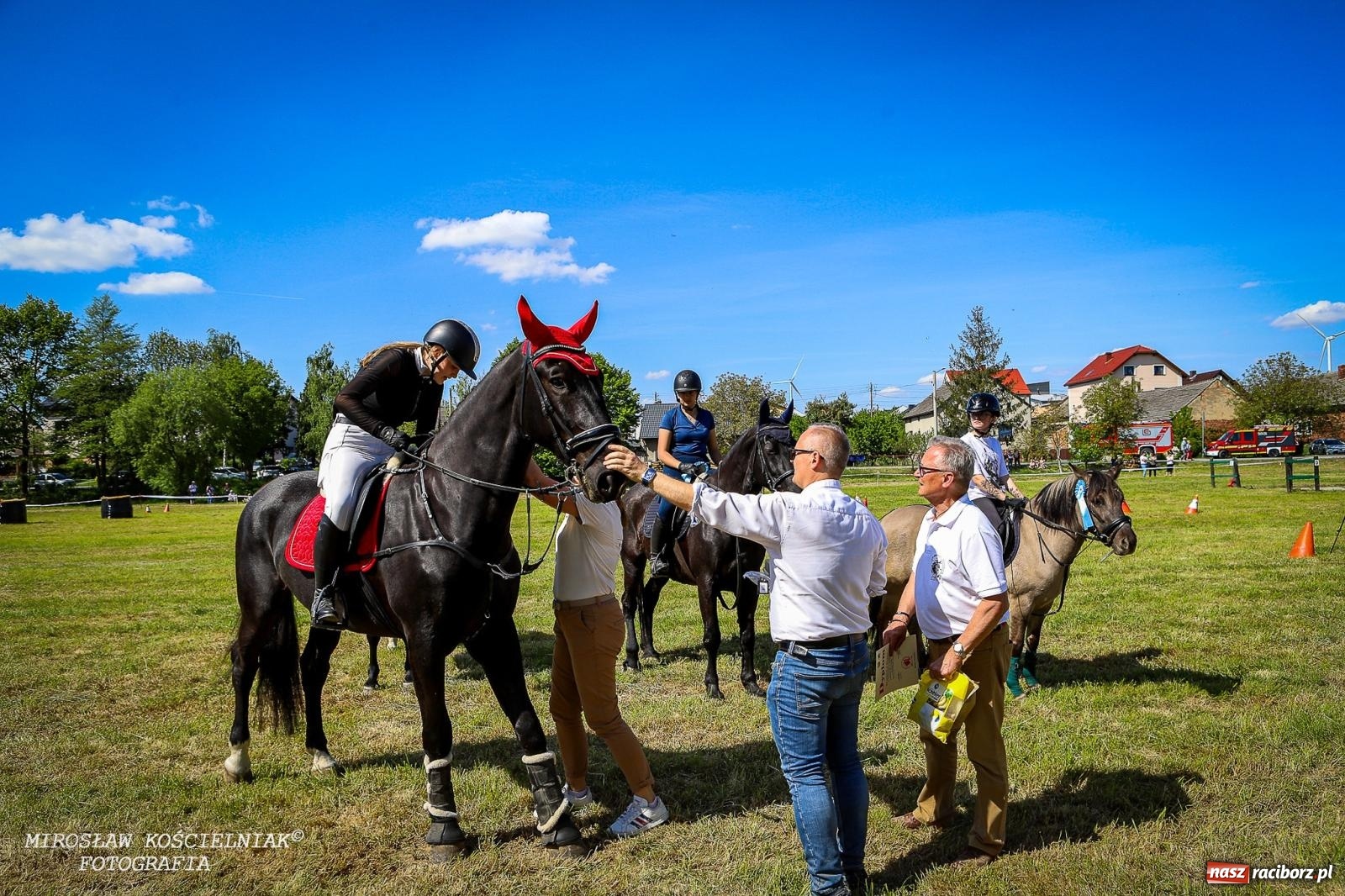 Zdjęcie w galerii na portalu naszraciborz.pl: Konna majówka wróciła do Kornic po sześciu latach. Były emocje i rywalizacja [FOTO i WIDEO] wiadomości z regionu