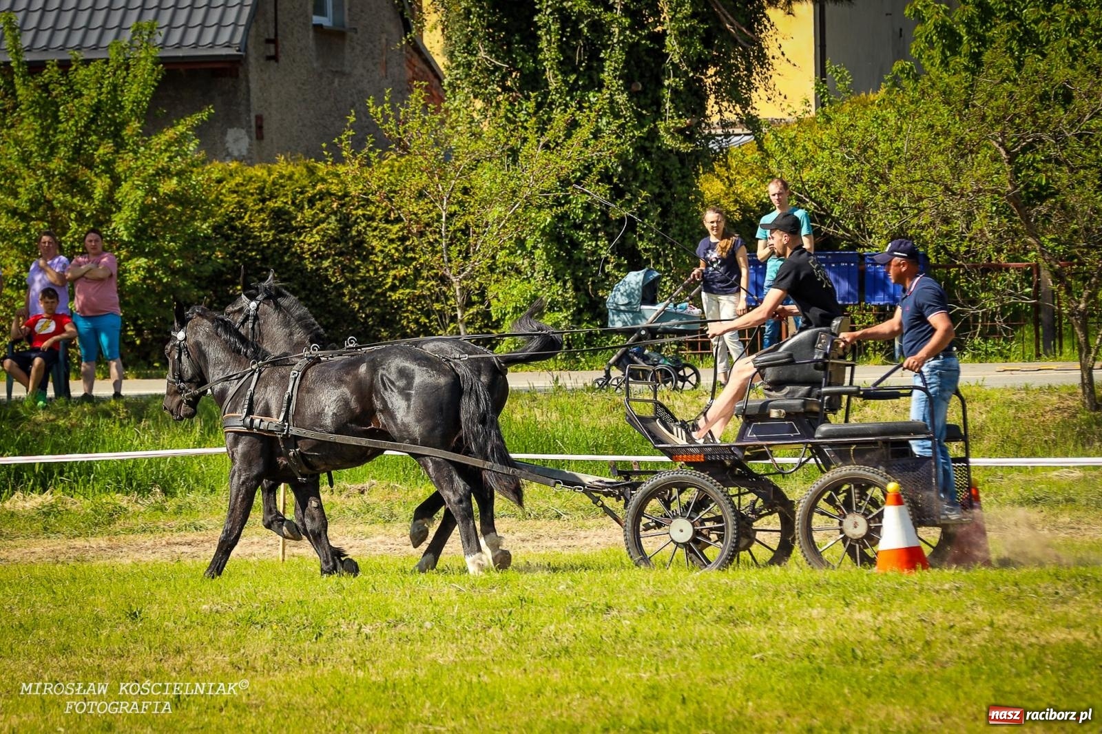 Zdjęcie w galerii na portalu naszraciborz.pl: Konna majówka wróciła do Kornic po sześciu latach. Były emocje i rywalizacja [FOTO i WIDEO] wiadomości z regionu