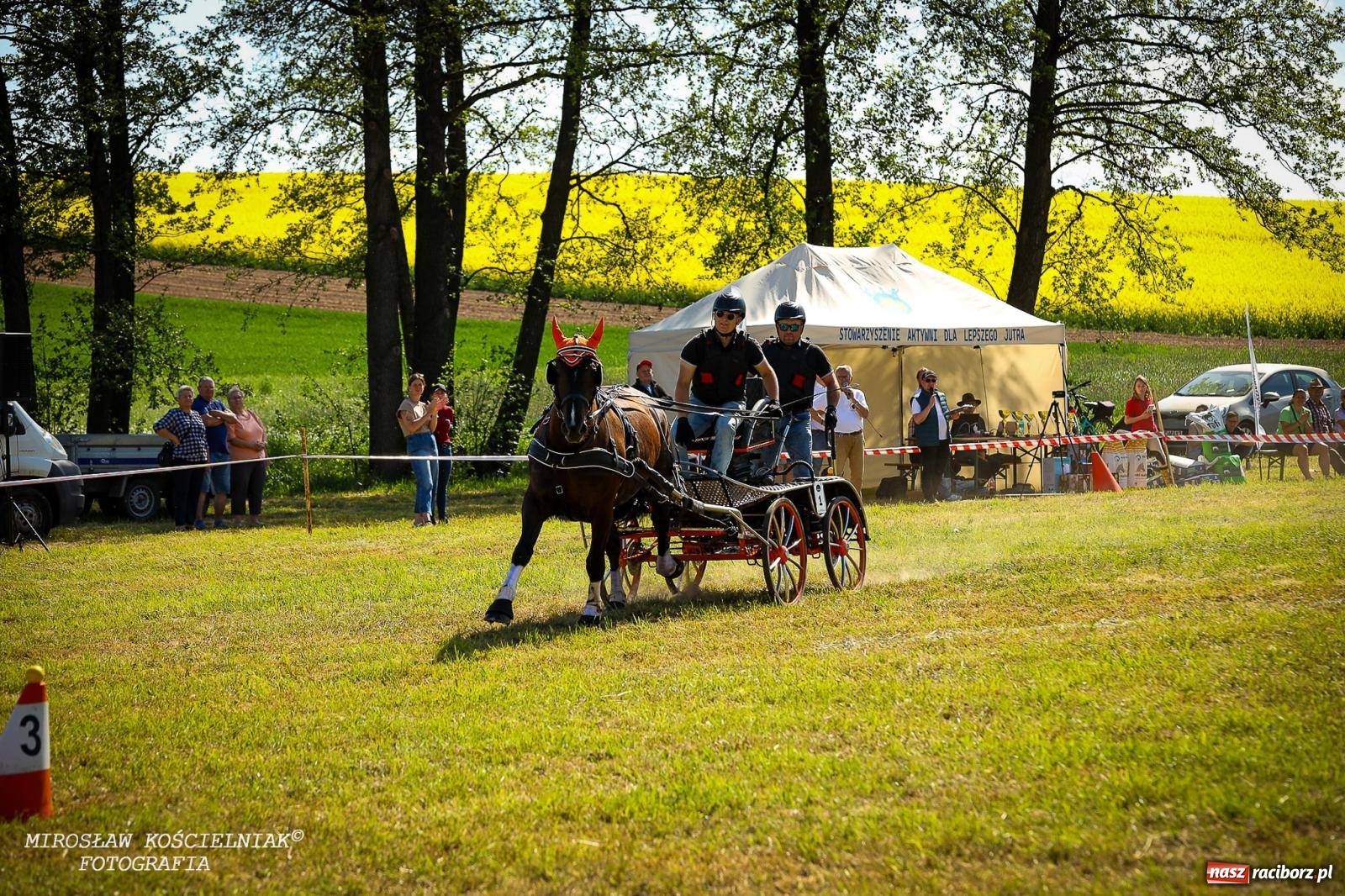 Zdjęcie w galerii na portalu naszraciborz.pl: Konna majówka wróciła do Kornic po sześciu latach. Były emocje i rywalizacja [FOTO i WIDEO] wiadomości z regionu