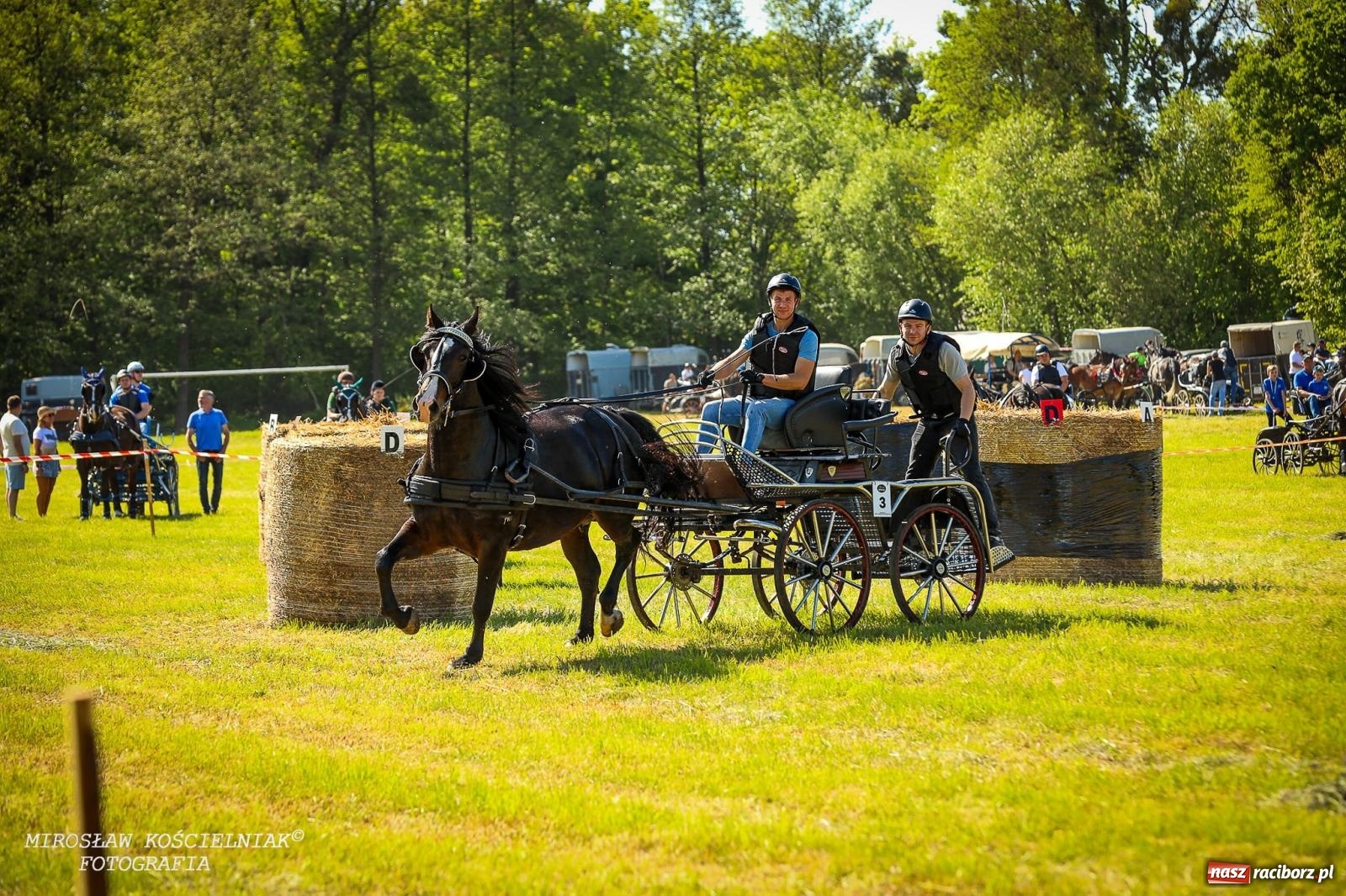 Zdjęcie w galerii na portalu naszraciborz.pl: Konna majówka wróciła do Kornic po sześciu latach. Były emocje i rywalizacja [FOTO i WIDEO] wiadomości z regionu