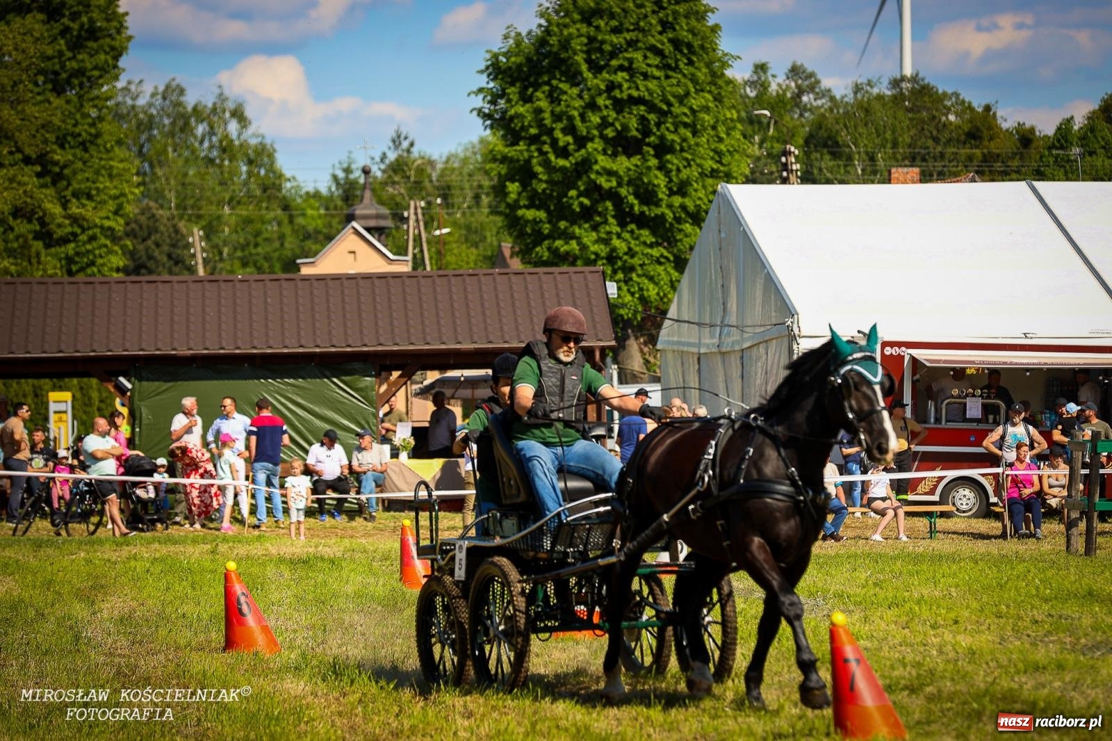 Zdjęcie w galerii na portalu naszraciborz.pl: Konna majówka wróciła do Kornic po sześciu latach. Były emocje i rywalizacja [FOTO i WIDEO] wiadomości z regionu