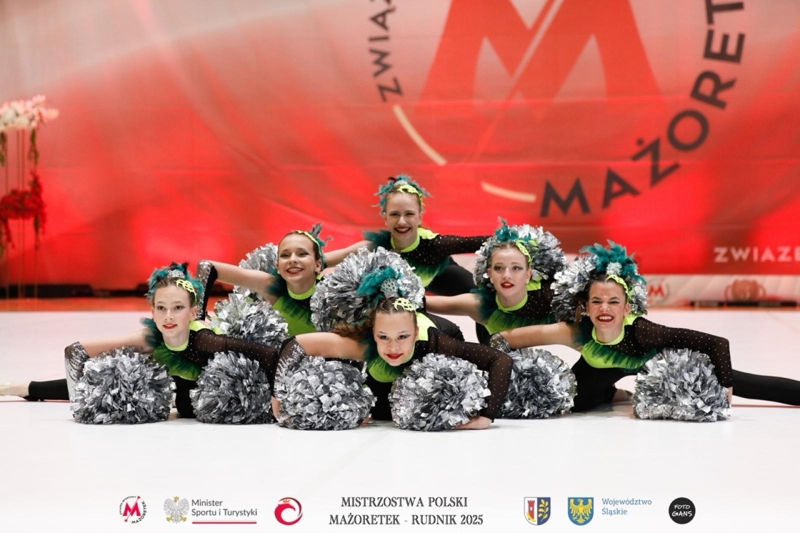 Zdjęcie w galerii na portalu naszraciborz.pl: Grad medali mażoretek ZARA na Mistrzostwach Polski wiadomości z regionu