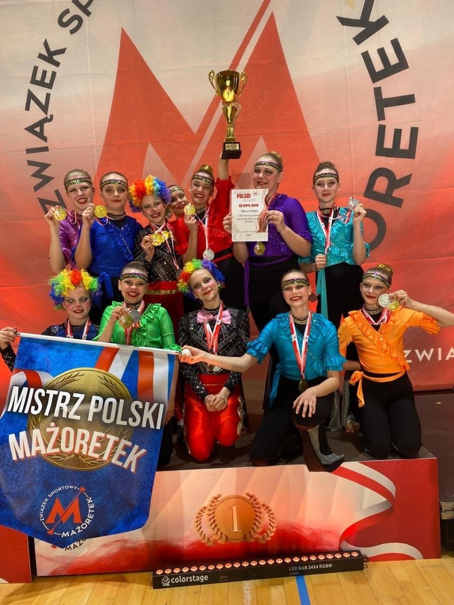 Zdjęcie w galerii na portalu naszraciborz.pl: Grad medali mażoretek ZARA na Mistrzostwach Polski wiadomości z regionu