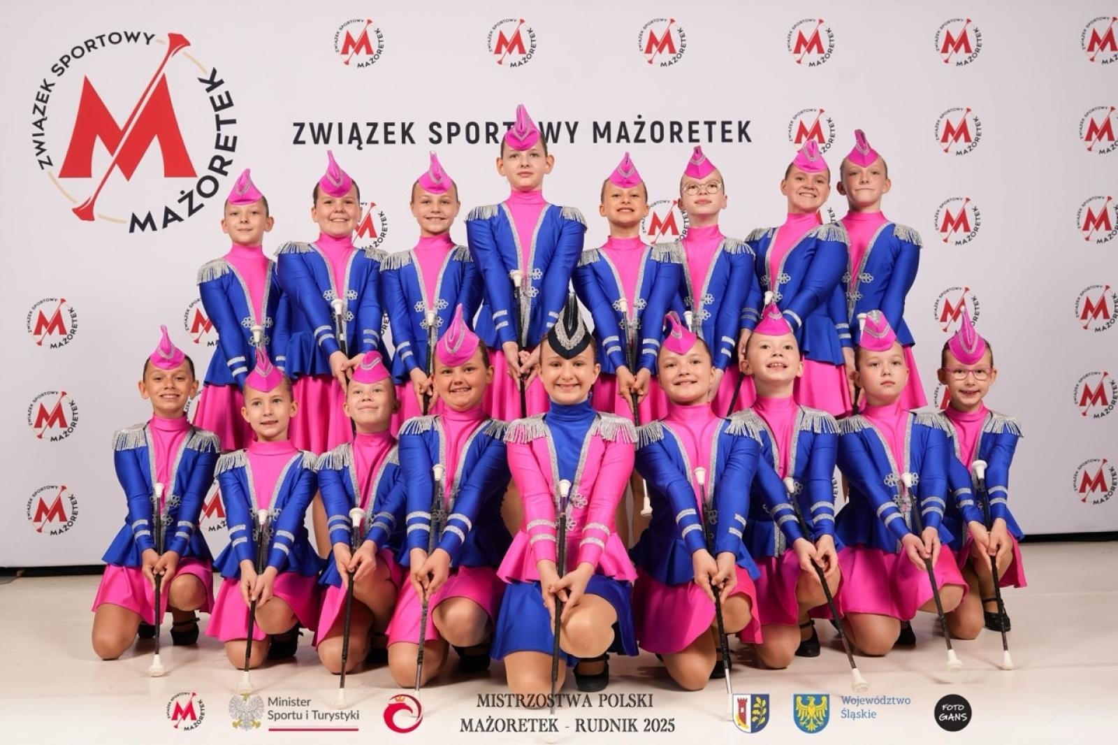 Zdjęcie w galerii na portalu naszraciborz.pl: Grad medali mażoretek ZARA na Mistrzostwach Polski wiadomości z regionu