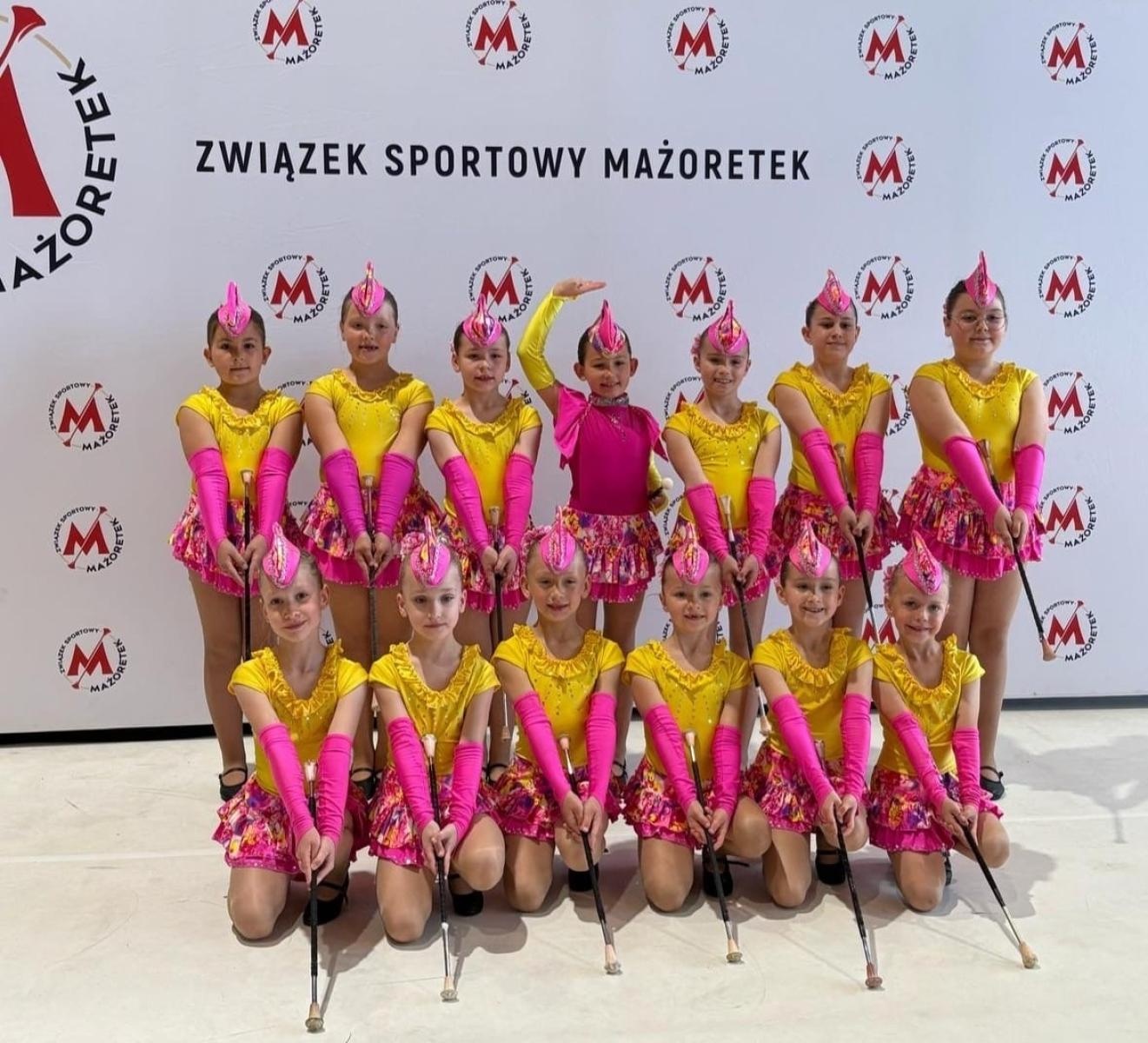 Zdjęcie w galerii na portalu naszraciborz.pl: Grad medali mażoretek ZARA na Mistrzostwach Polski wiadomości z regionu
