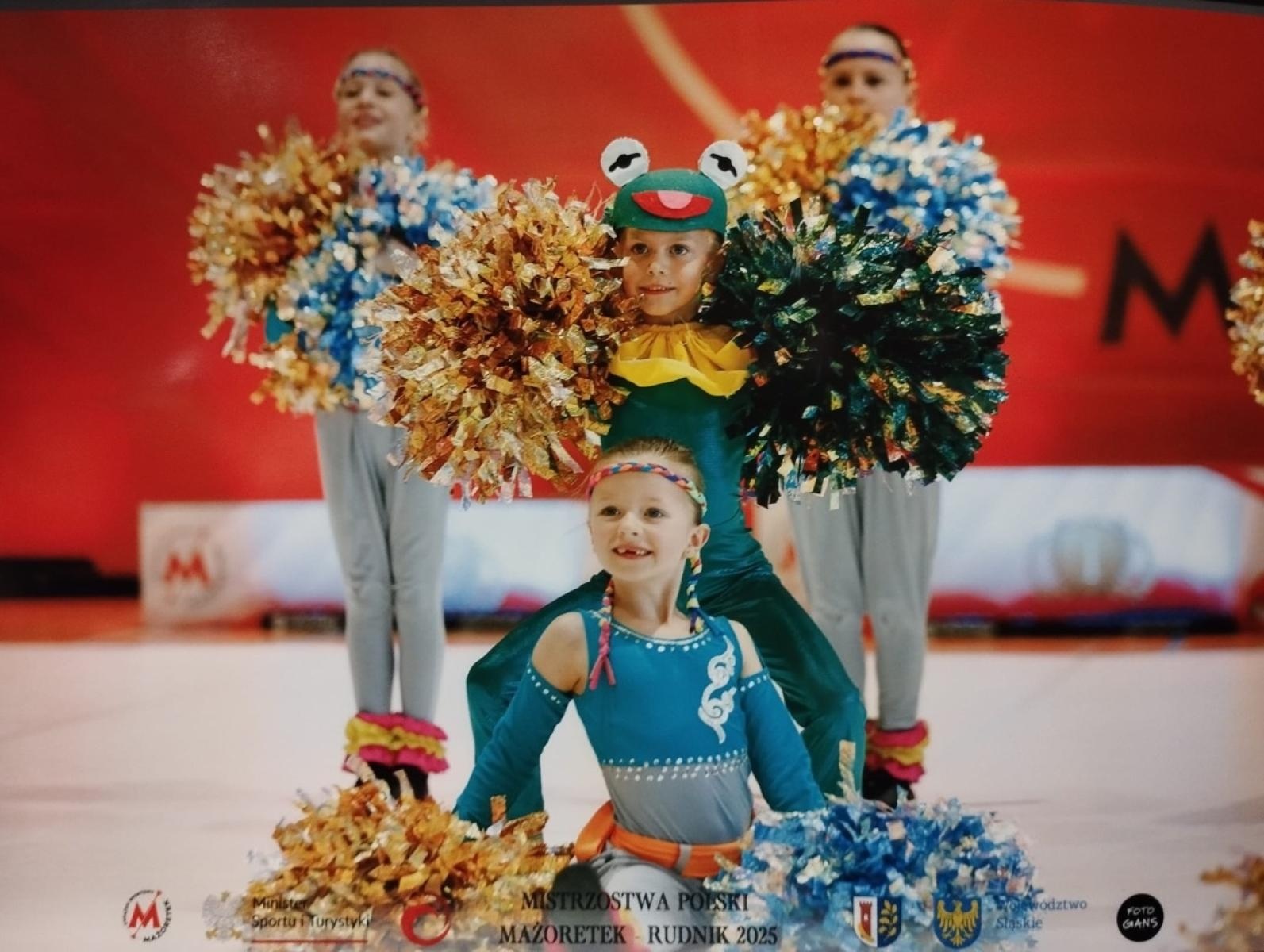 Zdjęcie w galerii na portalu naszraciborz.pl: Grad medali mażoretek ZARA na Mistrzostwach Polski wiadomości z regionu