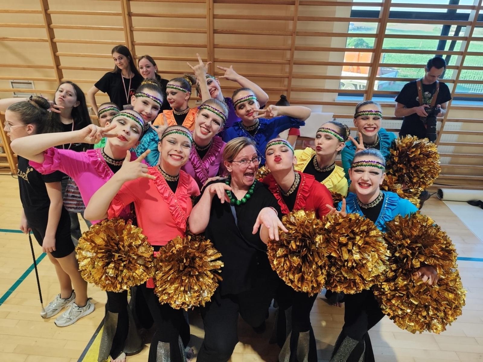 Zdjęcie w galerii na portalu naszraciborz.pl: Grad medali mażoretek ZARA na Mistrzostwach Polski wiadomości z regionu