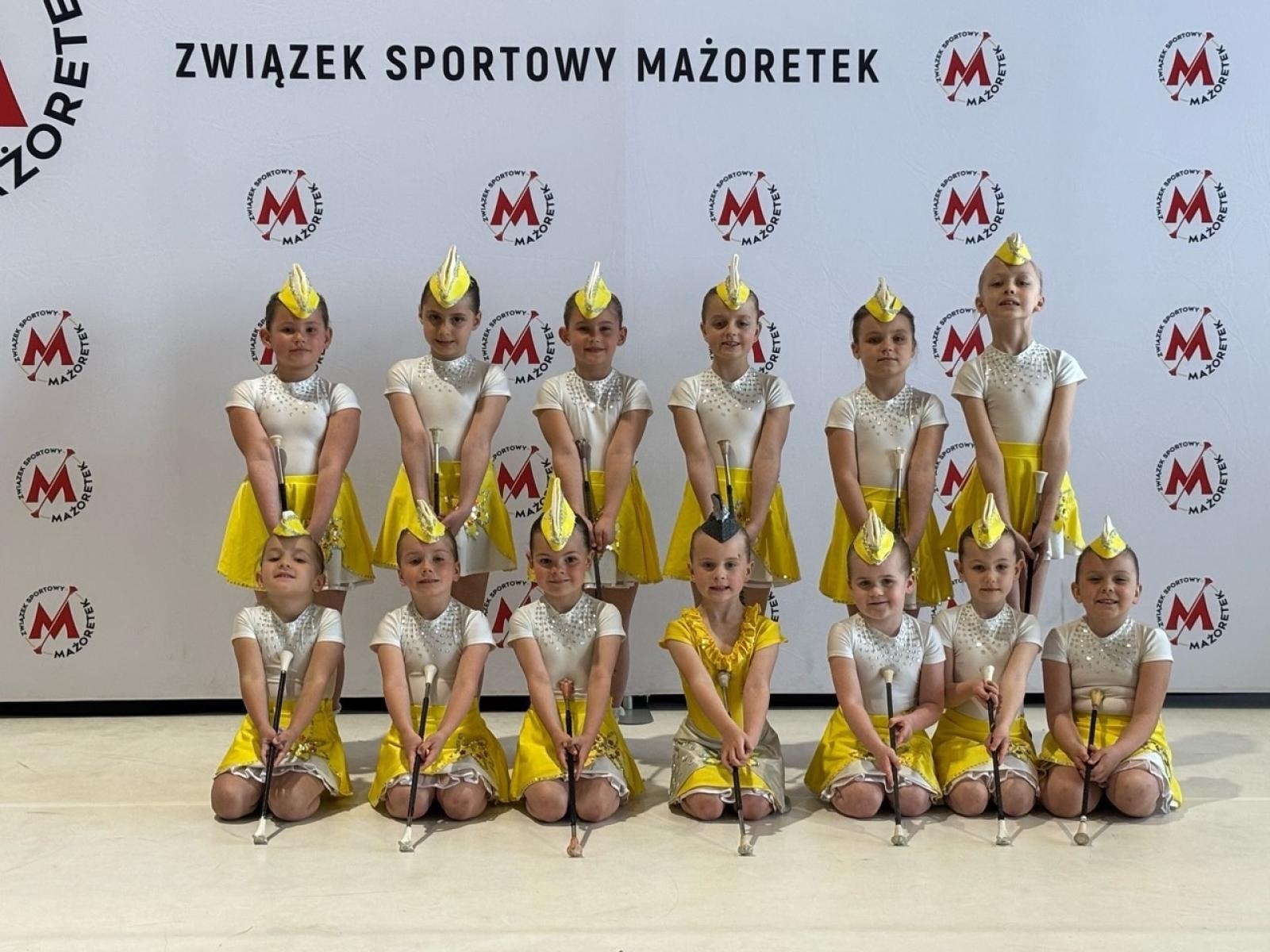 Zdjęcie w galerii na portalu naszraciborz.pl: Grad medali mażoretek ZARA na Mistrzostwach Polski wiadomości z regionu