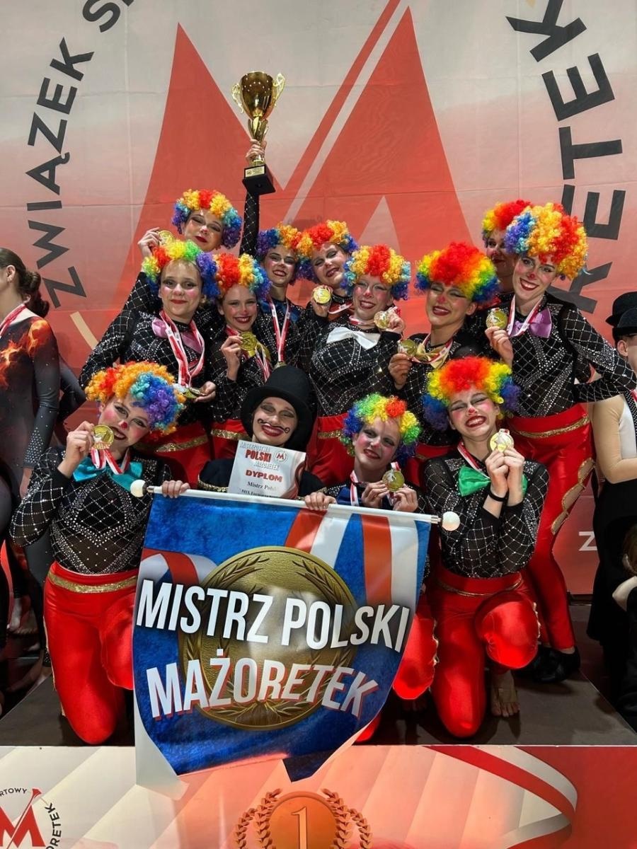 Zdjęcie w galerii na portalu naszraciborz.pl: Grad medali mażoretek ZARA na Mistrzostwach Polski wiadomości z regionu