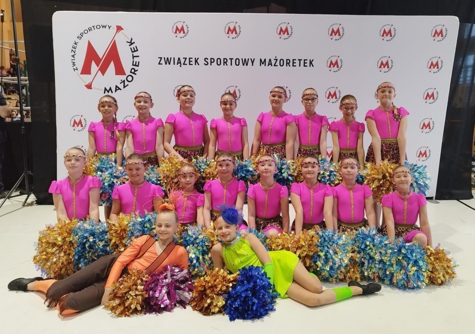 Zdjęcie w galerii na portalu naszraciborz.pl: Grad medali mażoretek ZARA na Mistrzostwach Polski wiadomości z regionu