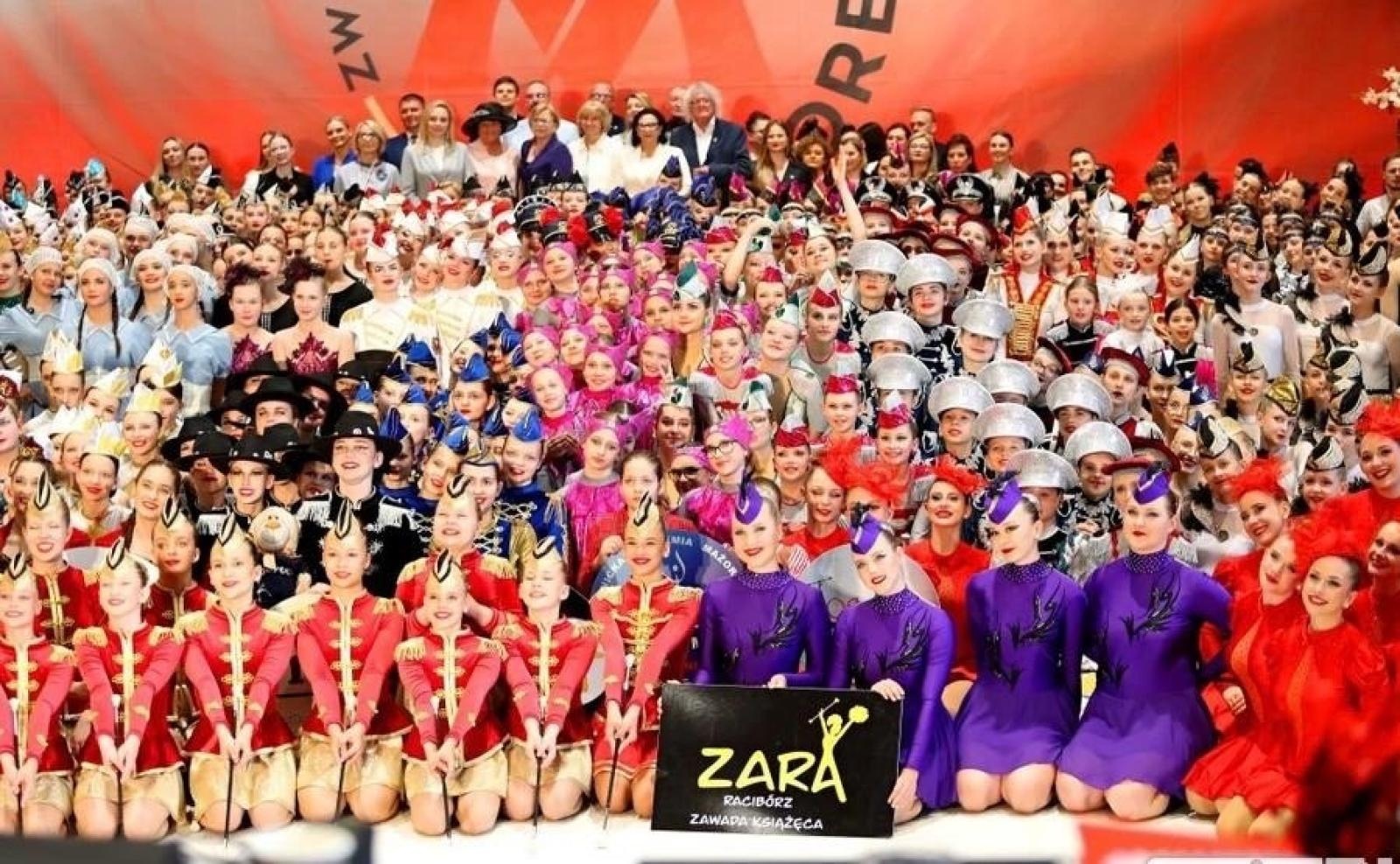 Zdjęcie w galerii na portalu naszraciborz.pl: Grad medali mażoretek ZARA na Mistrzostwach Polski wiadomości z regionu